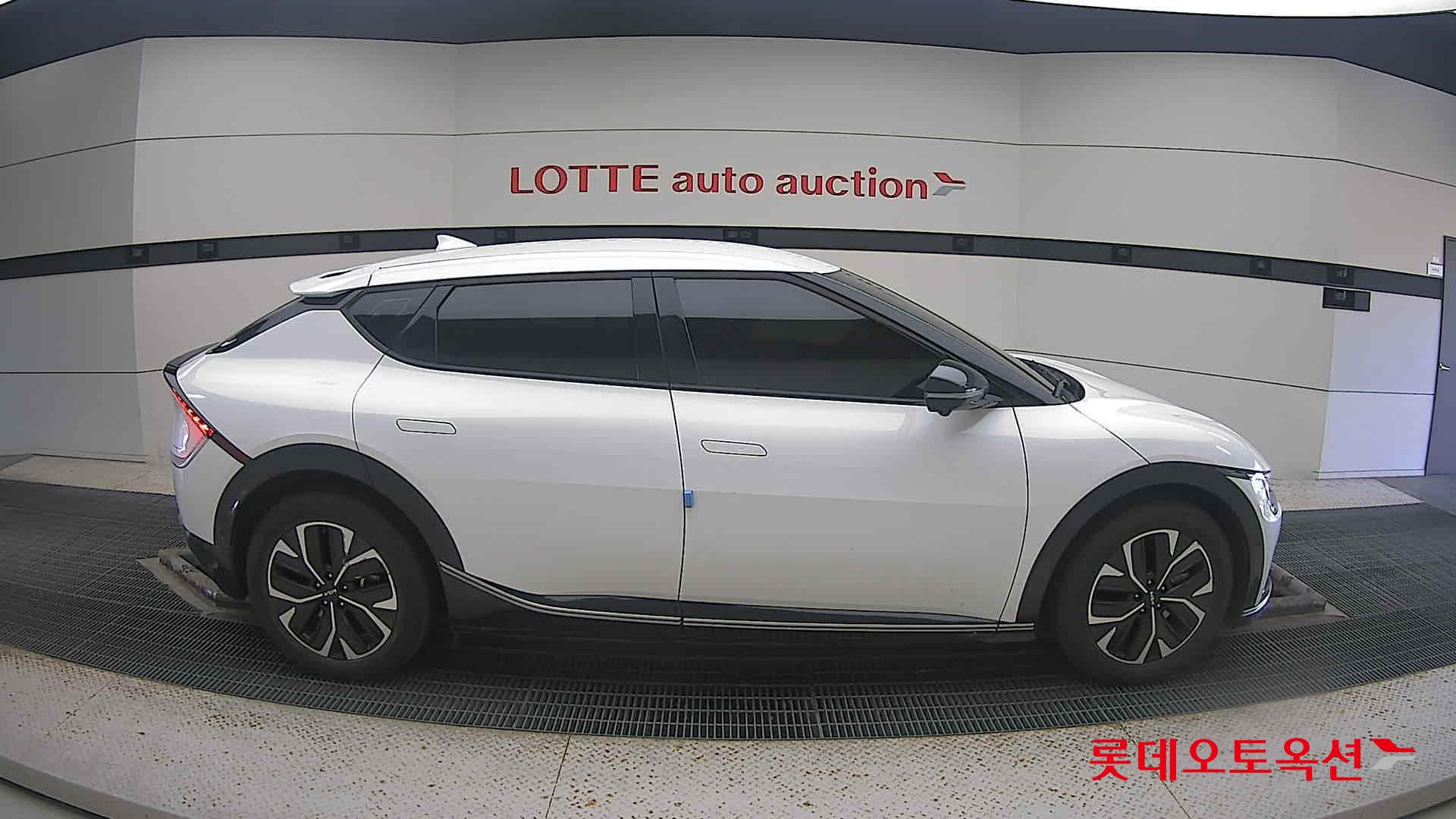 Kia EV6 2022 Snow White Pearl из Кореи, фото 3