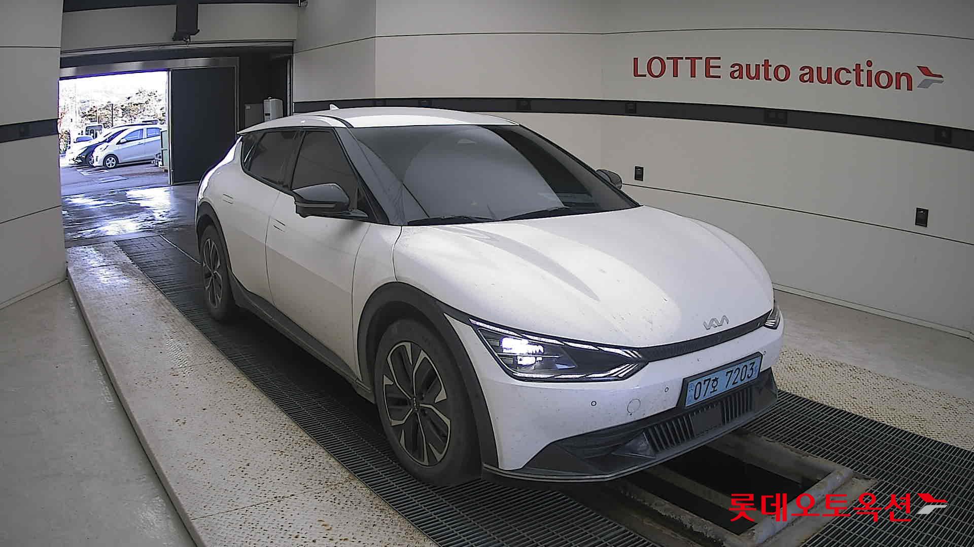 Kia EV6 2022 Snow White Pearl из Кореи, фото 2