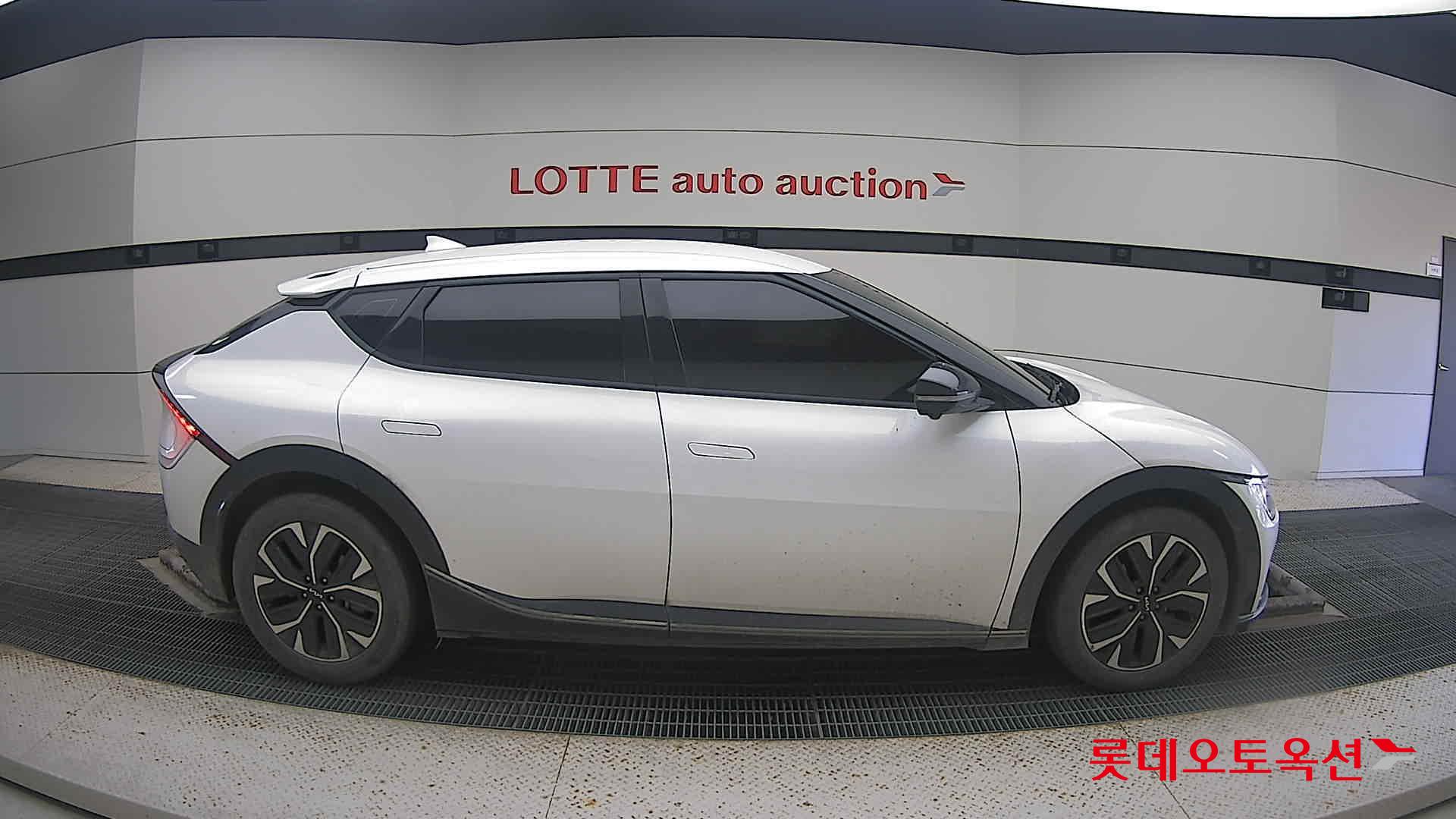 Kia EV6 2022 Snow White Pearl из Кореи, фото 3