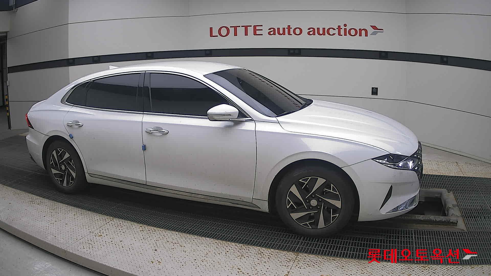 Hyundai Grandeur Hybrid id 3466801 из Кореи 17