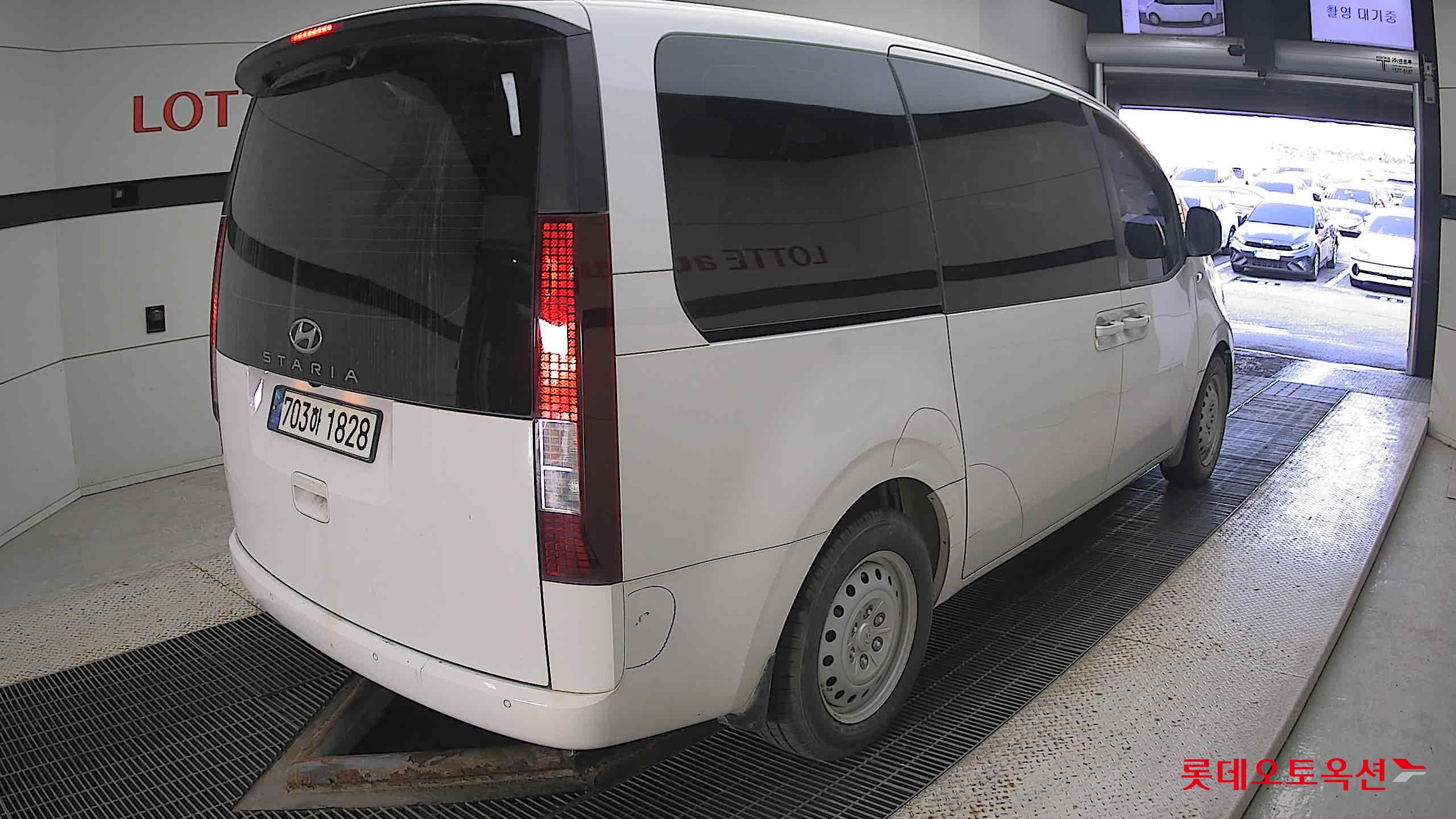 Hyundai Staria 2023 Creamy White из Кореи, фото 4