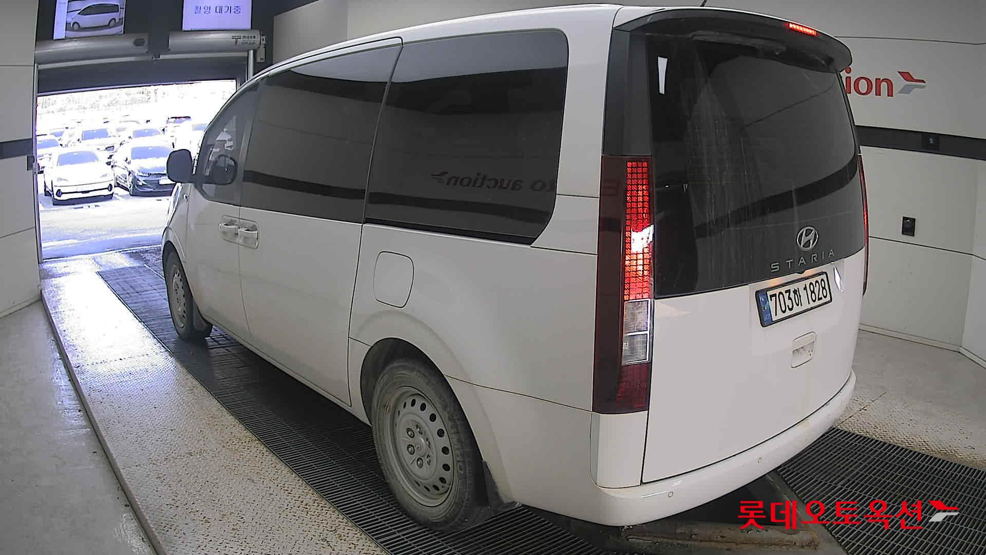 Hyundai Staria 2023 Creamy White из Кореи, фото 6