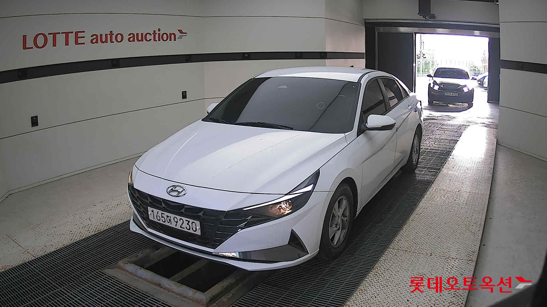 Hyundai Avante 2022 Polar White из Кореи