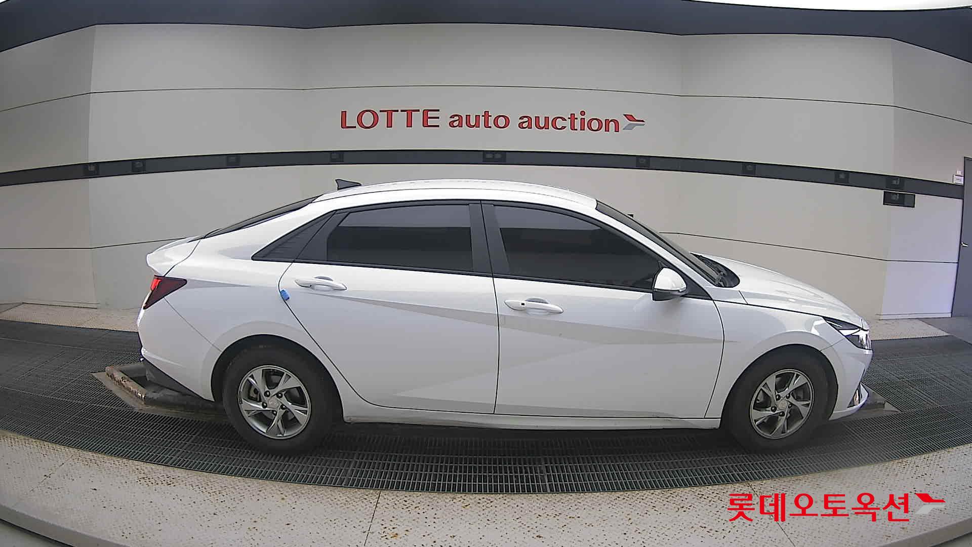 Hyundai Avante 2022 Polar White из Кореи, фото 3