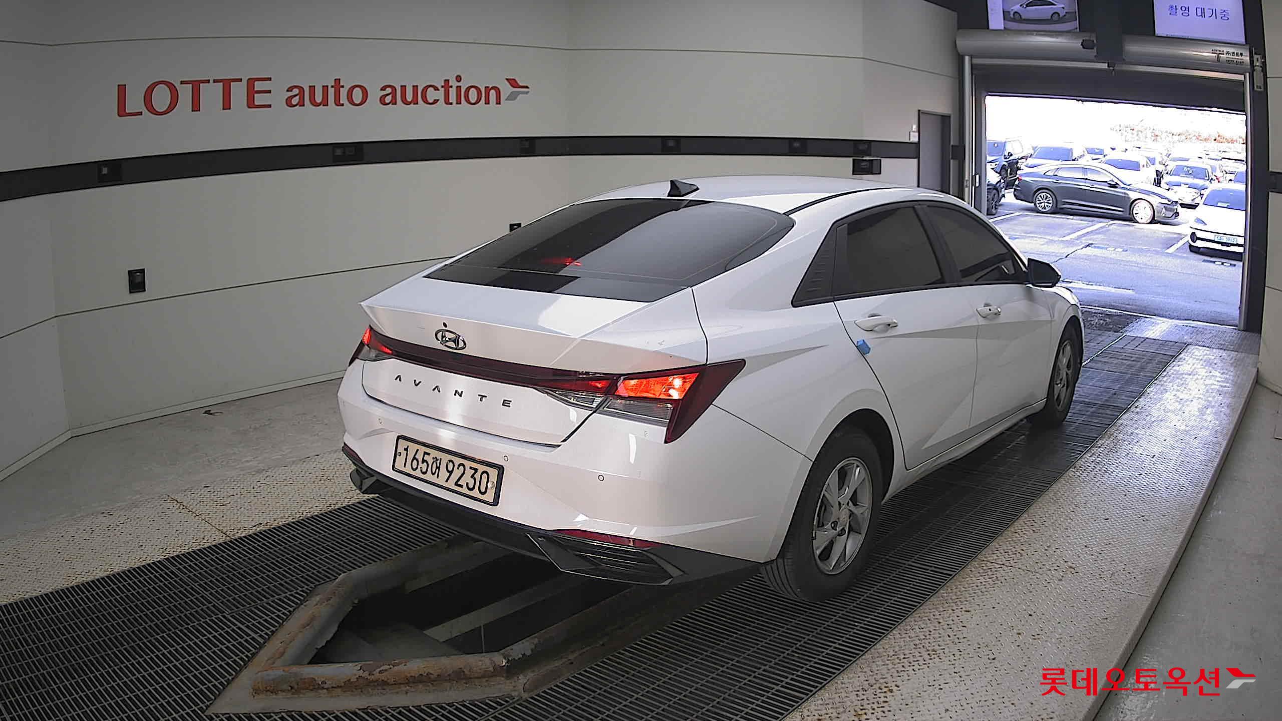 Hyundai Avante 2022 Polar White из Кореи, фото 4