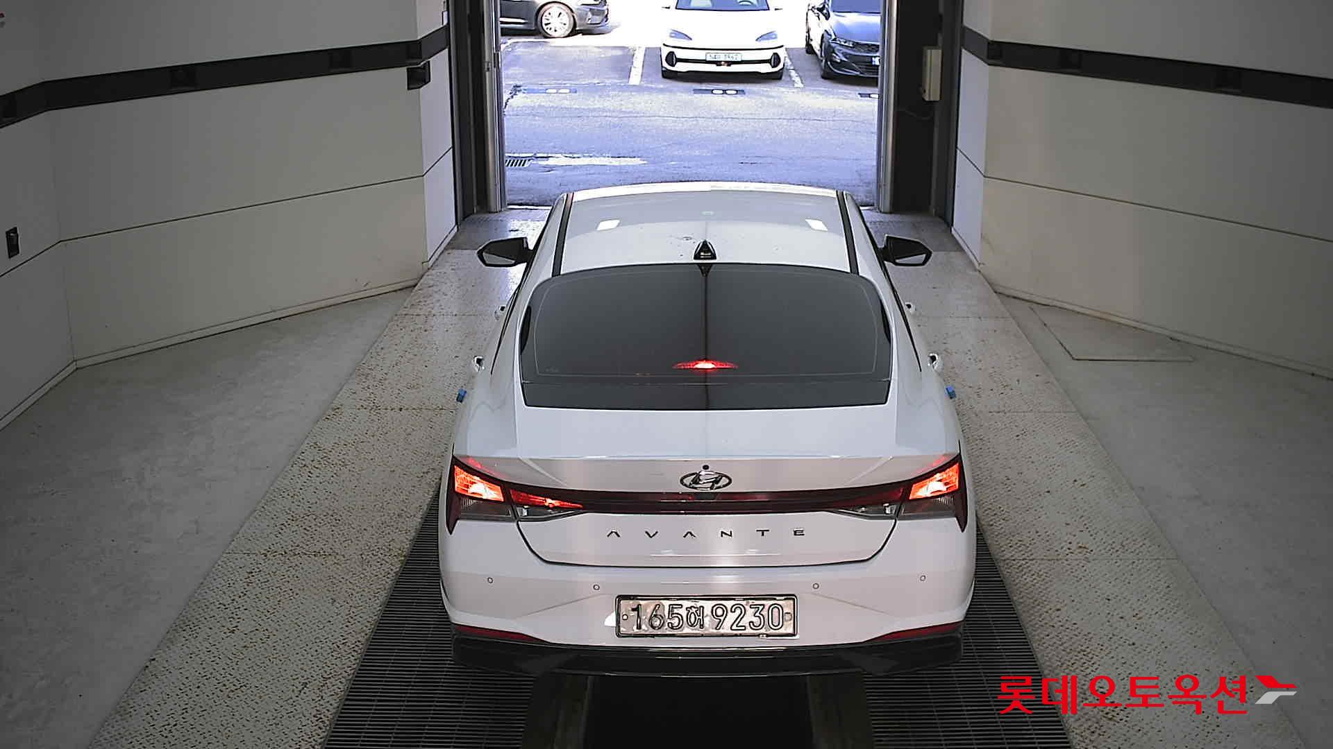 Hyundai Avante 2022 Polar White из Кореи, фото 5