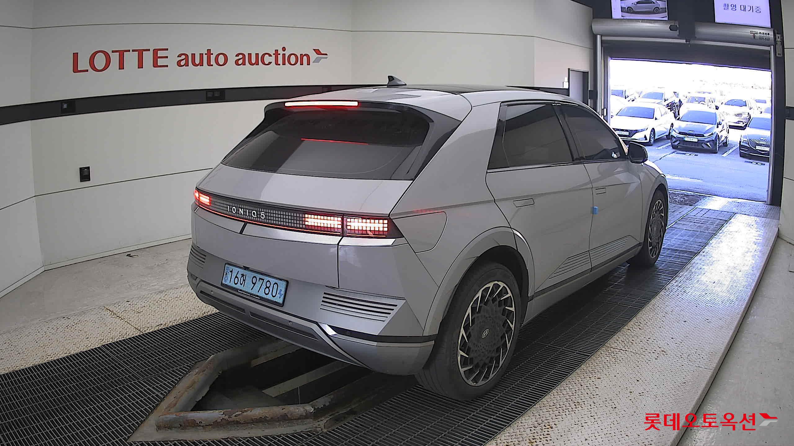 Hyundai IONIQ 5 2022 Cyber Grey Metallic из Кореи, фото 4