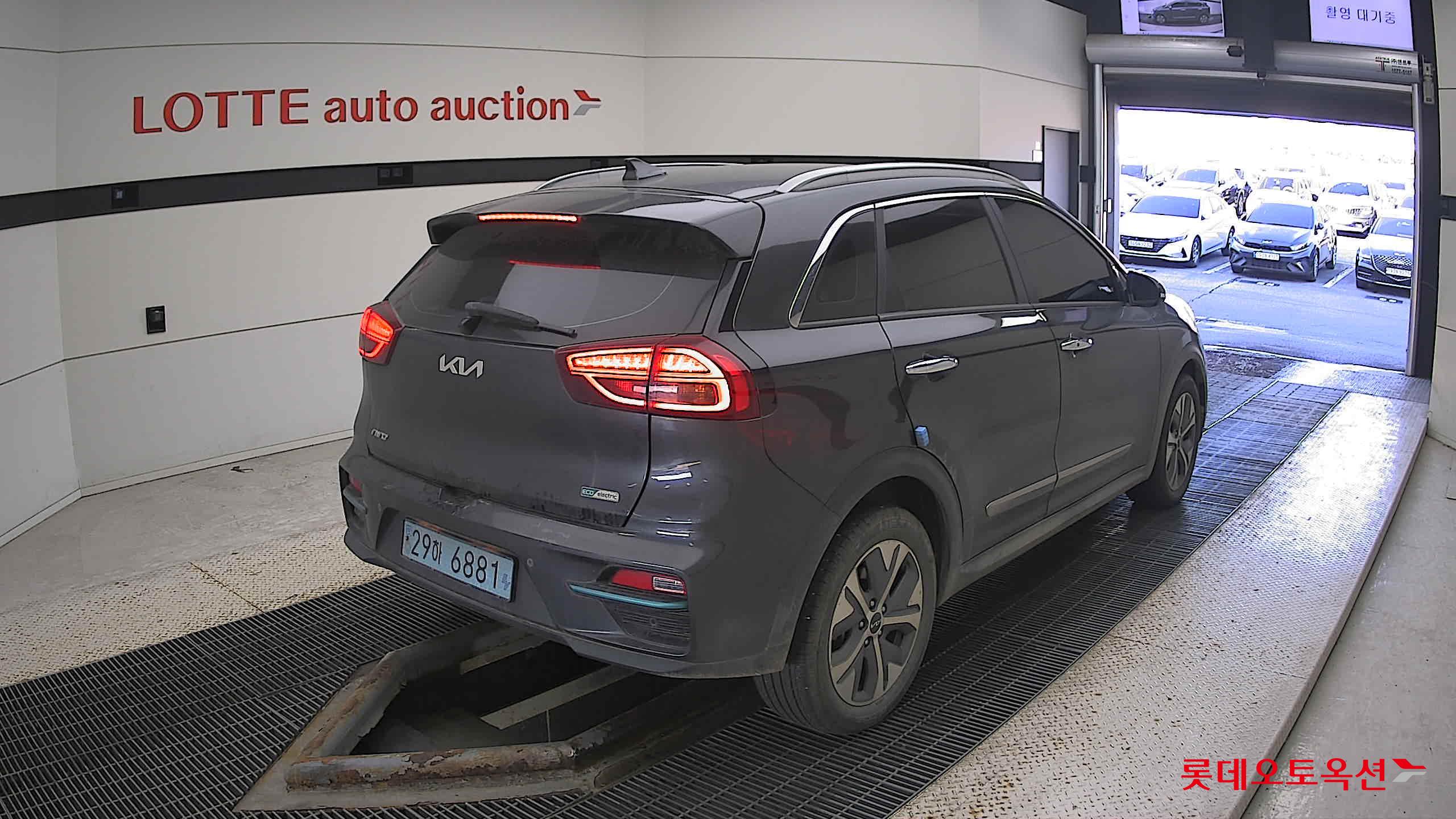 Kia Niro EV 2022 Interstellagray из Кореи, фото 4