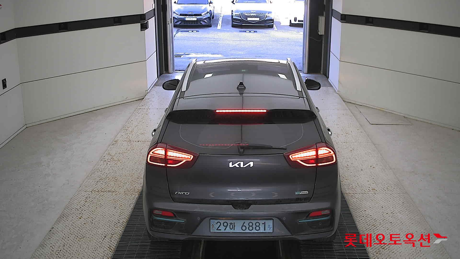 Kia Niro EV 2022 Interstellagray из Кореи, фото 5