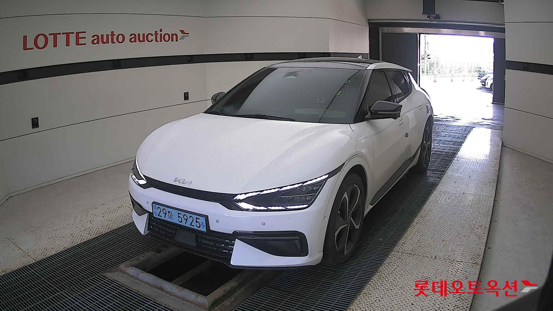 Kia EV6 2022 Snow White Pearl из Кореи