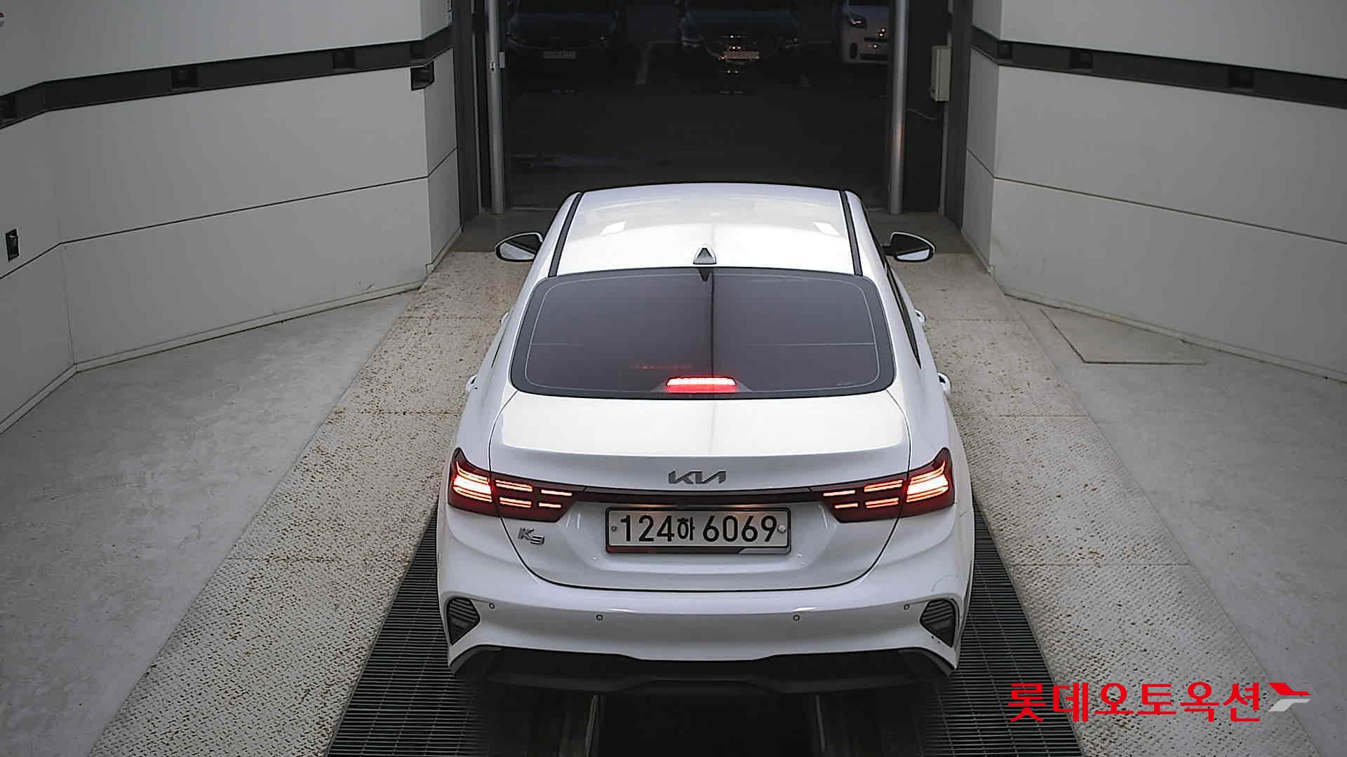 Kia K3 2022 Snow White Pearl из Кореи, фото 5