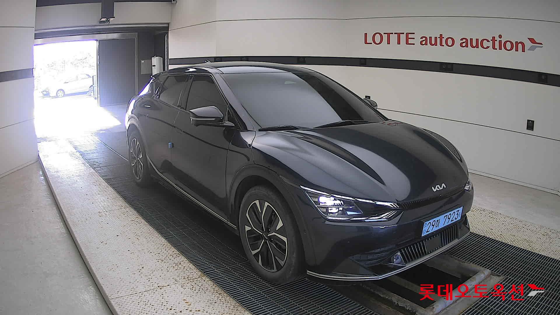 Kia EV6 2022 Gravity Blue из Кореи, фото 2