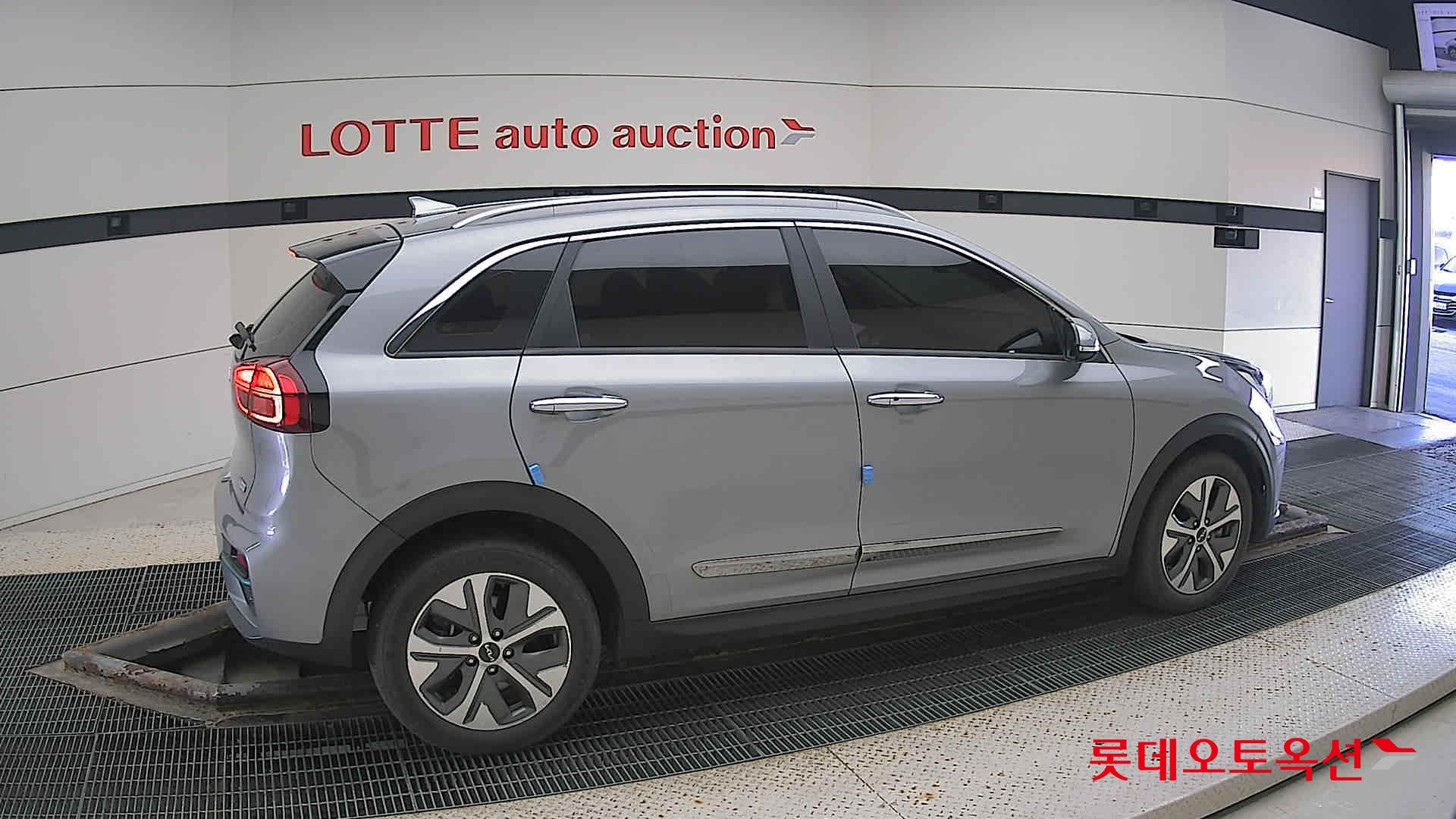 Kia Niro EV id 3446765 из Кореи 18