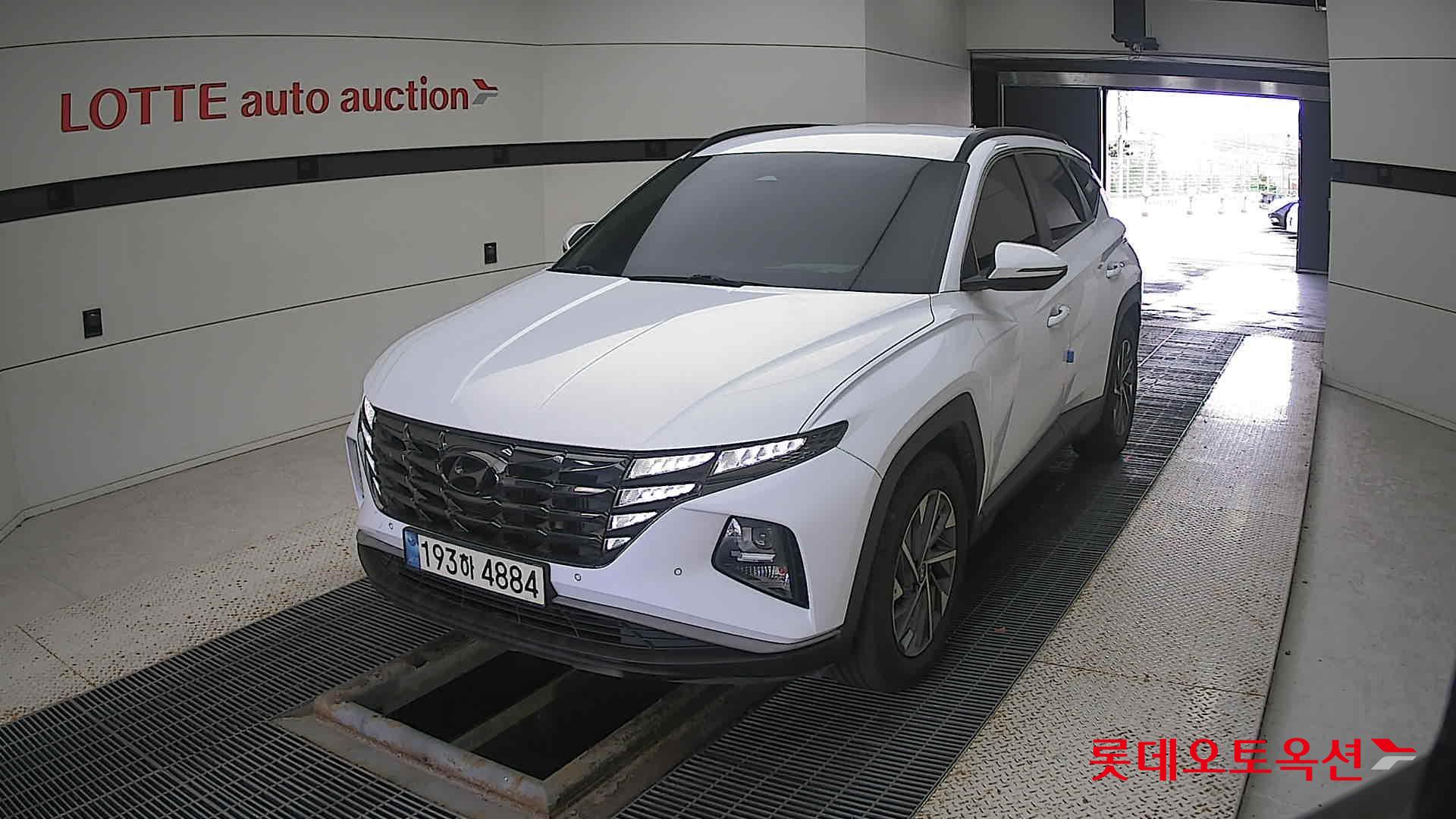 Hyundai Tucson 2022 Creamy White Pearl из Кореи