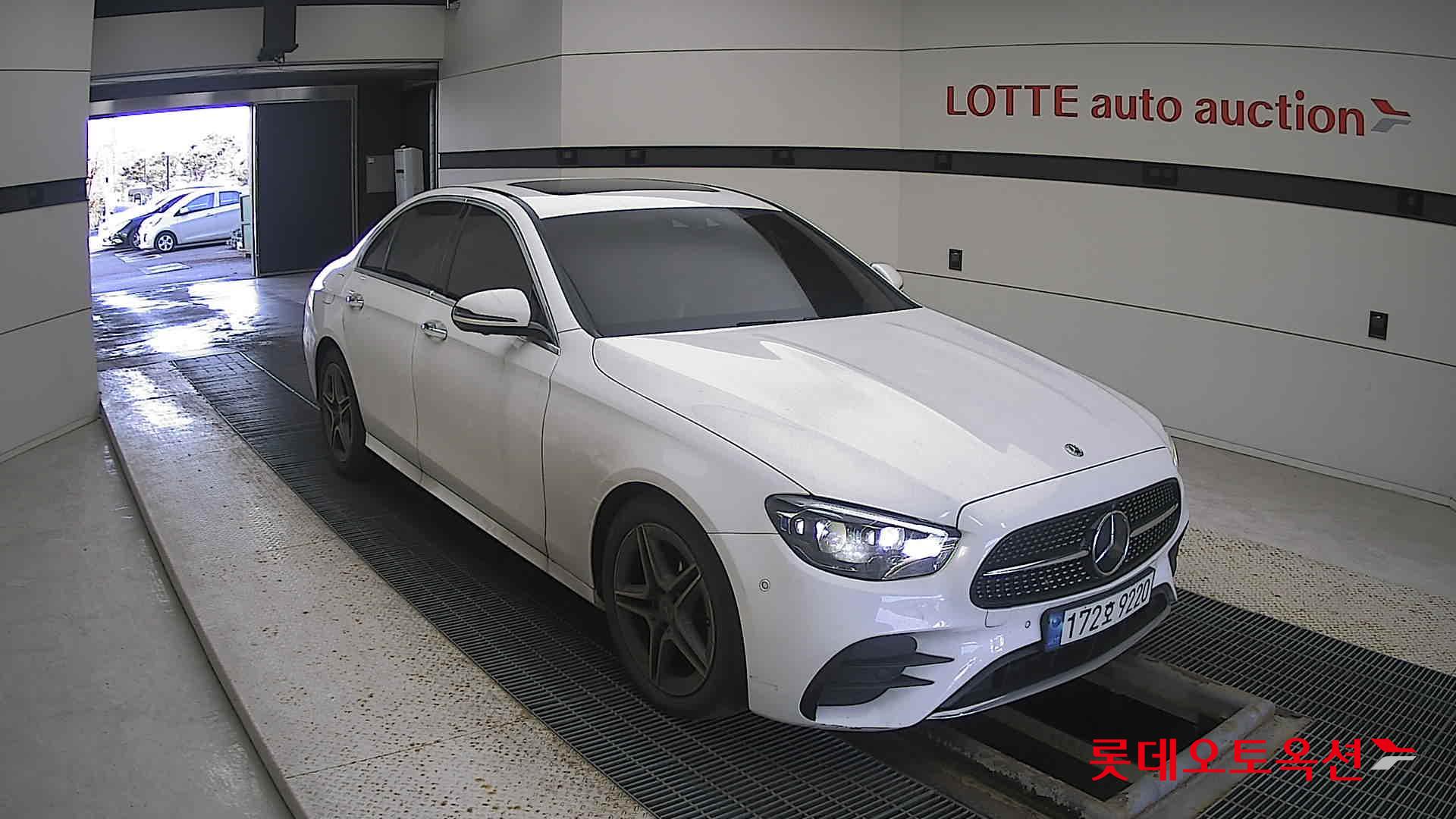 Mercedes-Benz Mercedes-Benz E250 2023 149-POLAR WHITE (BENZ) из Кореи, фото 2