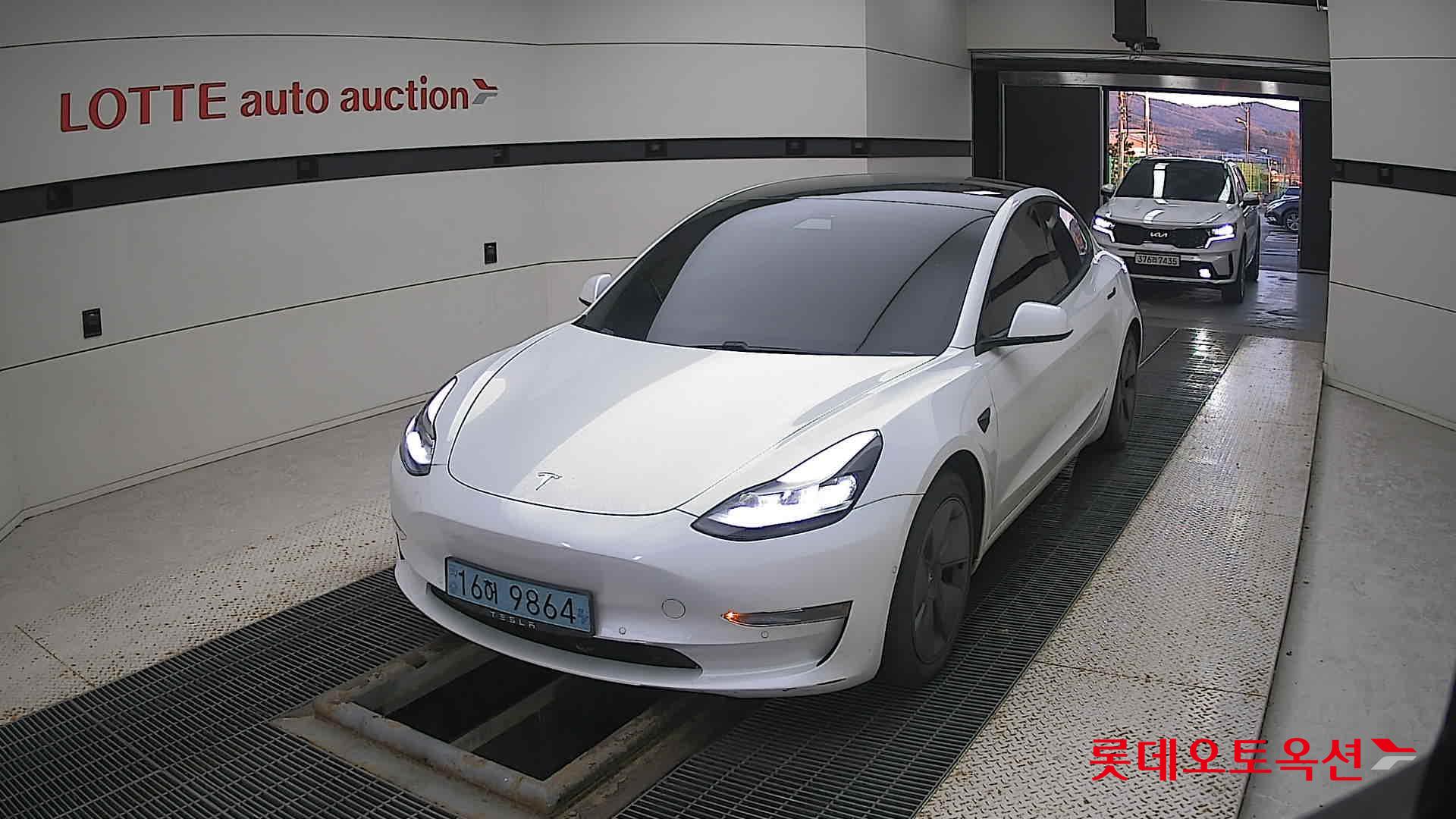 Tesla Model 3 Long Range 2021 Pearl White Multi-coat из Кореи