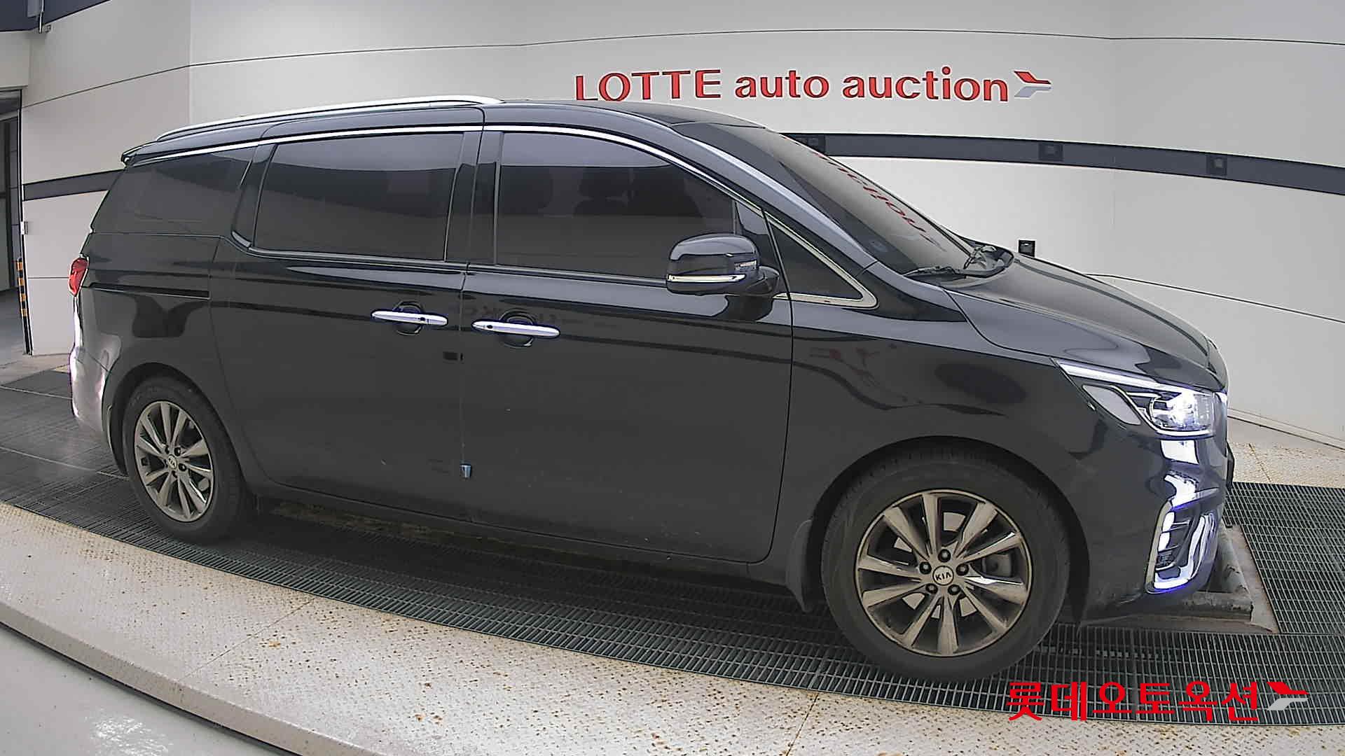 Kia Carnival Limousine id 3441815 из Кореи 17