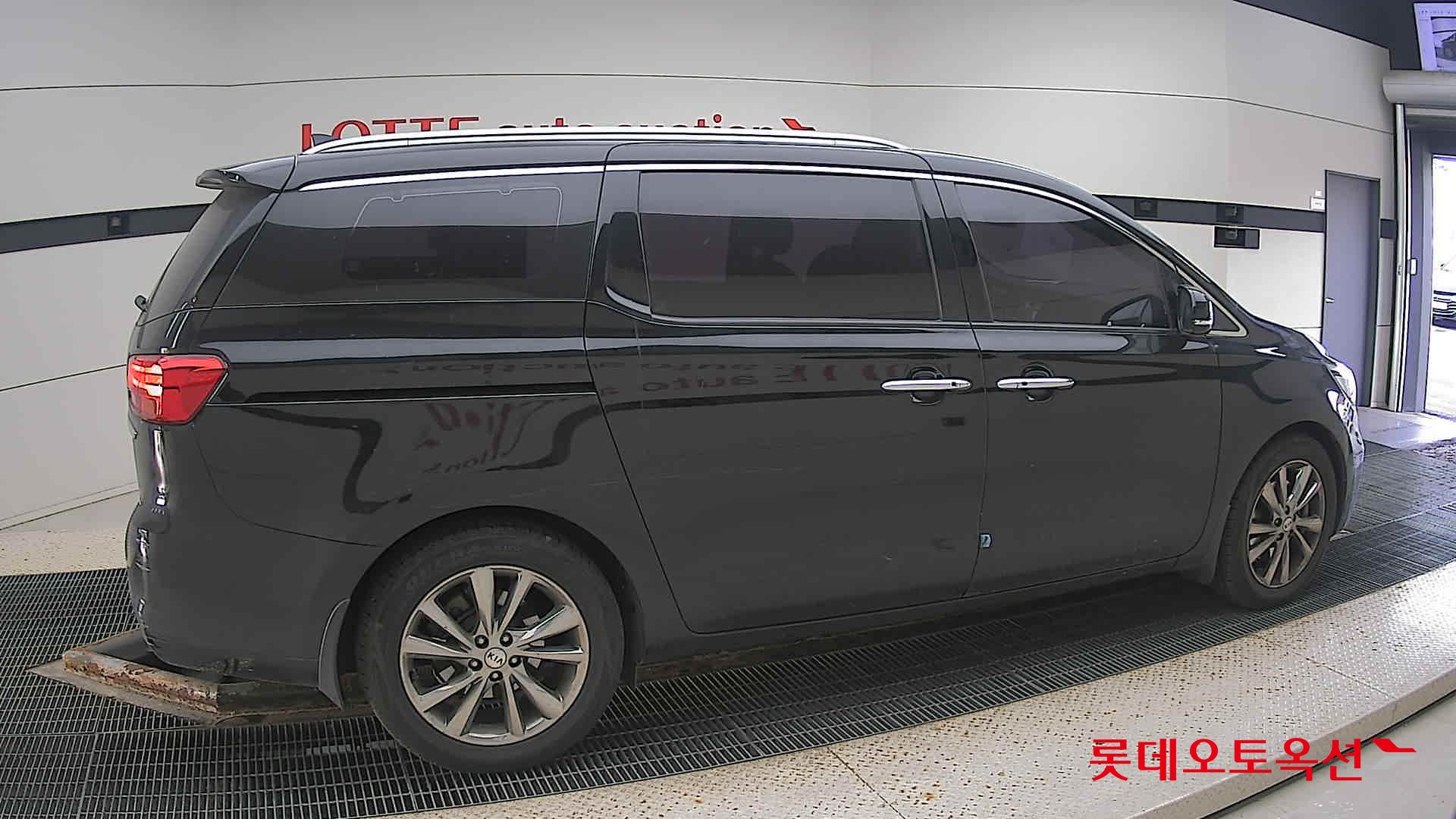 Kia Carnival Limousine id 3441815 из Кореи 18