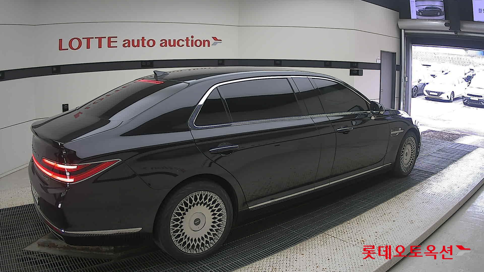 Hyundai G90 LIMOUSINE id 3436622 из Кореи 19