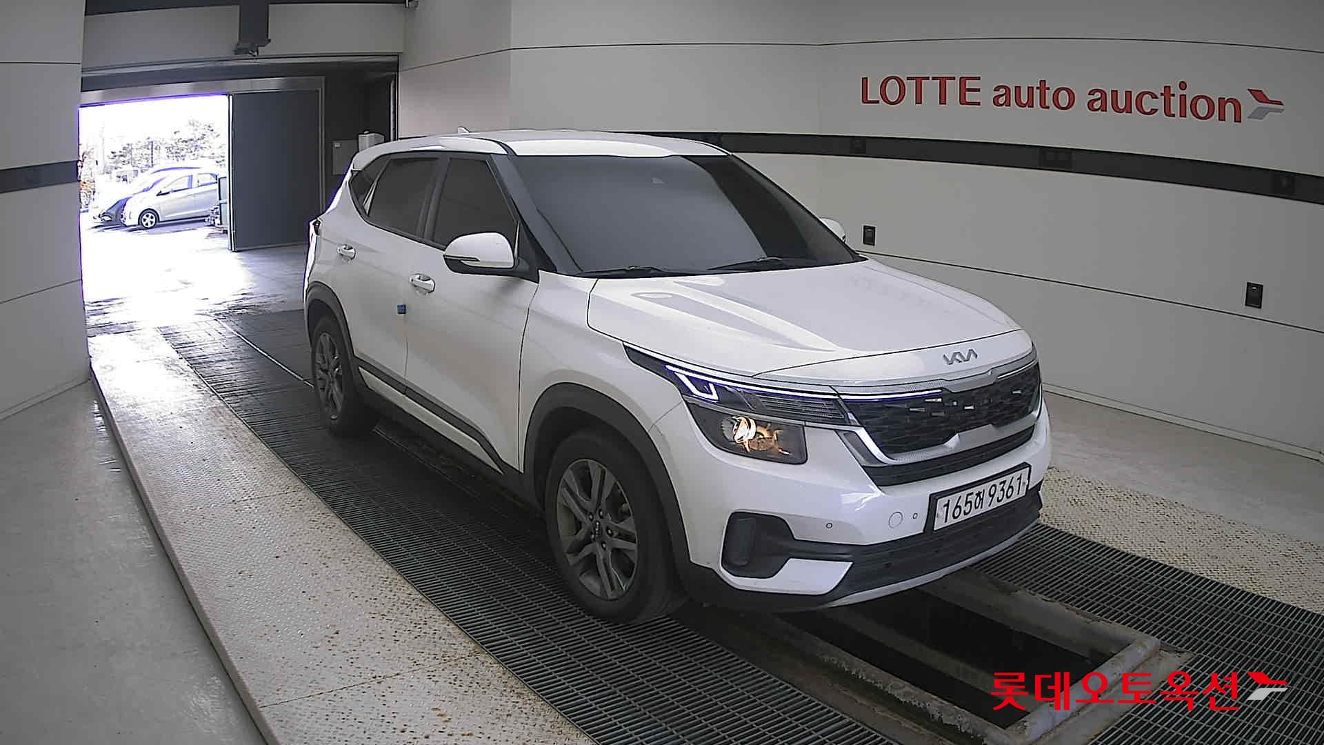 Kia Seltos 2022 Snow White Pearl из Кореи, фото 2