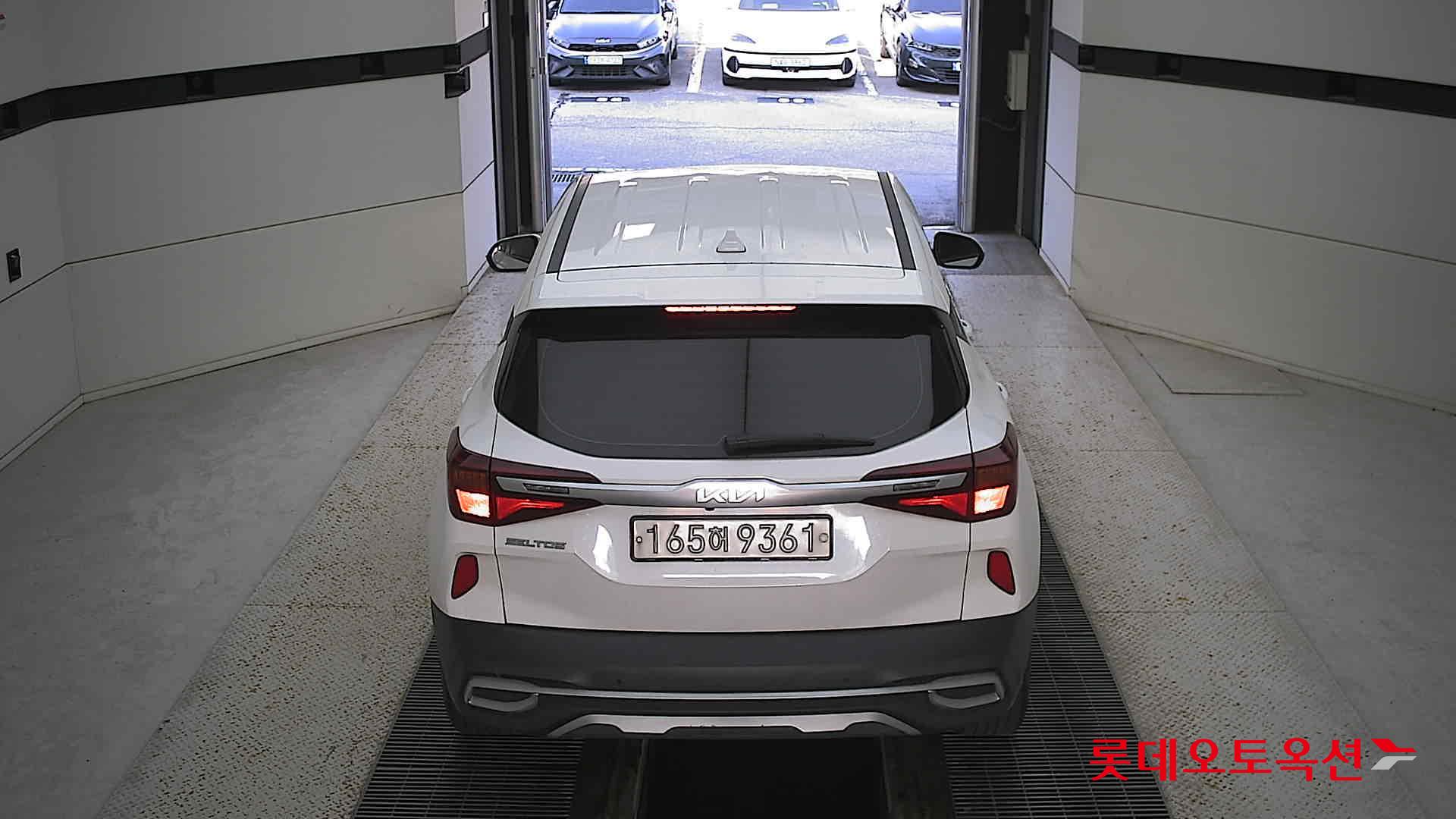 Kia Seltos 2022 Snow White Pearl из Кореи, фото 5