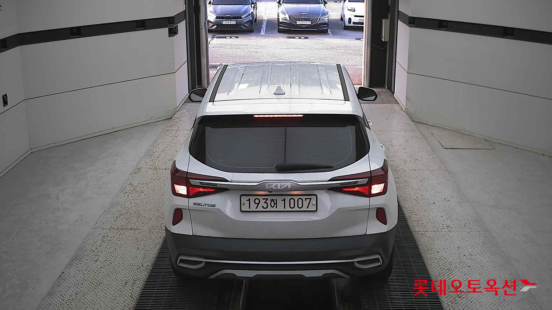 Kia Seltos 2022 Snow White Pearl из Кореи, фото 5