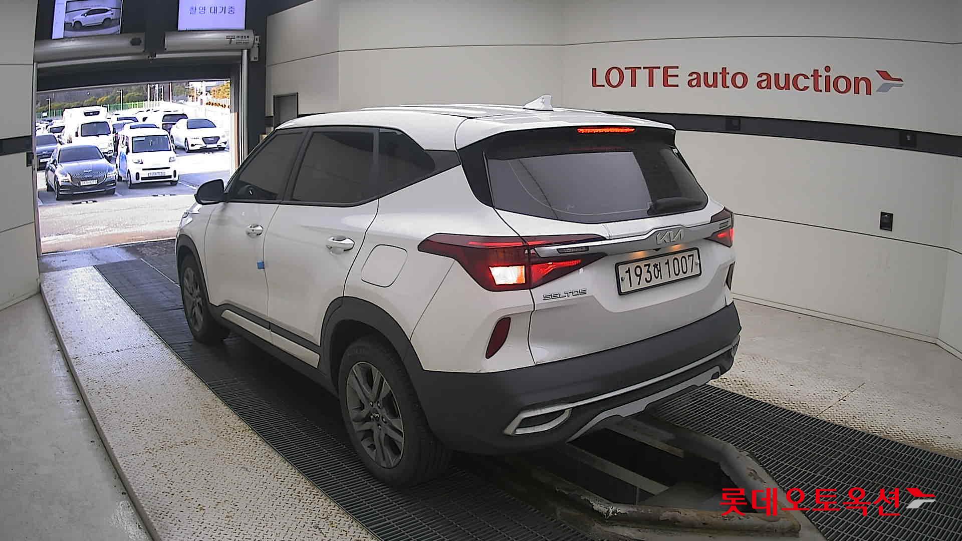 Kia Seltos 2022 Snow White Pearl из Кореи, фото 6