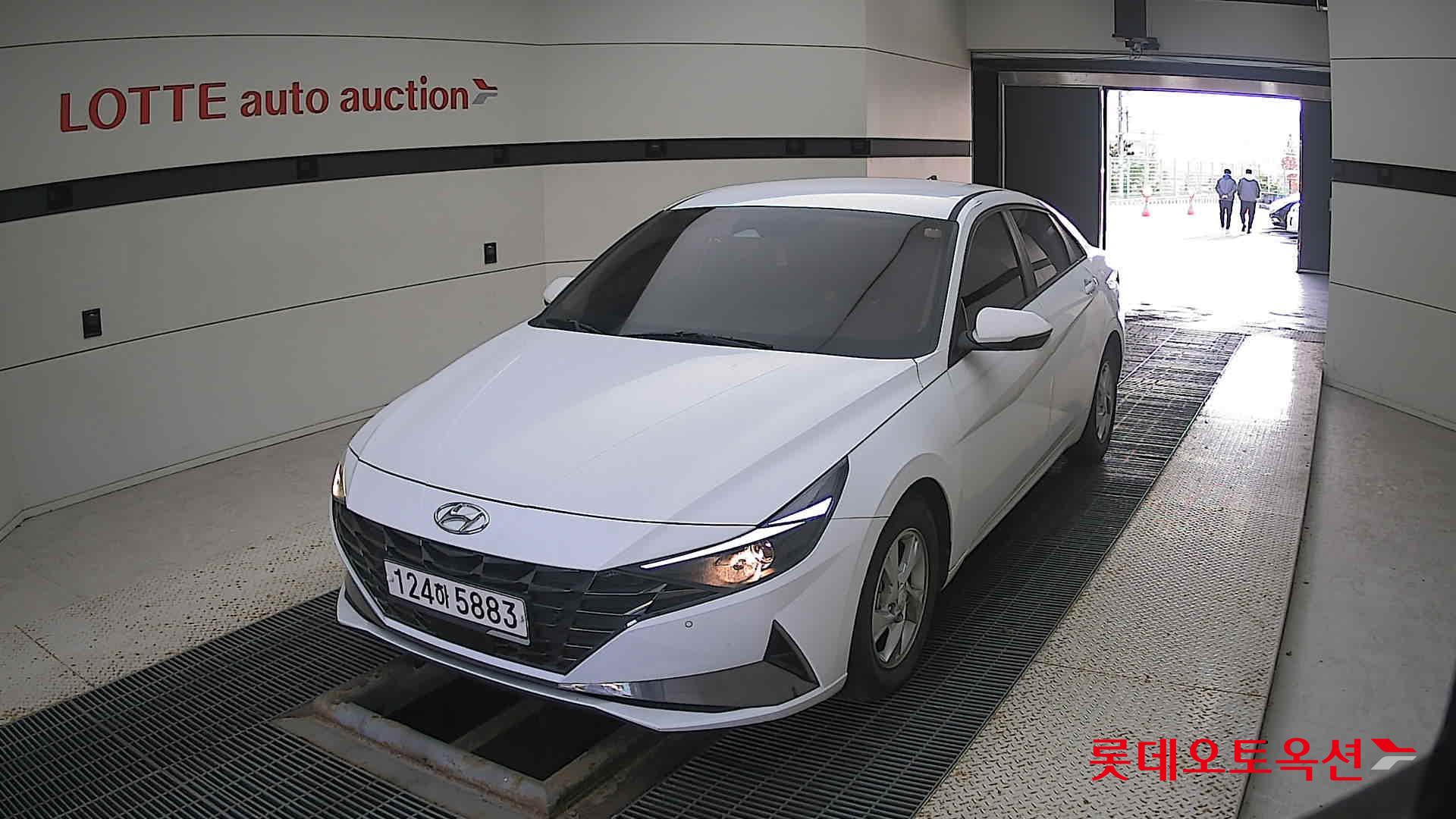 Hyundai Avante 2021 Polar White из Кореи
