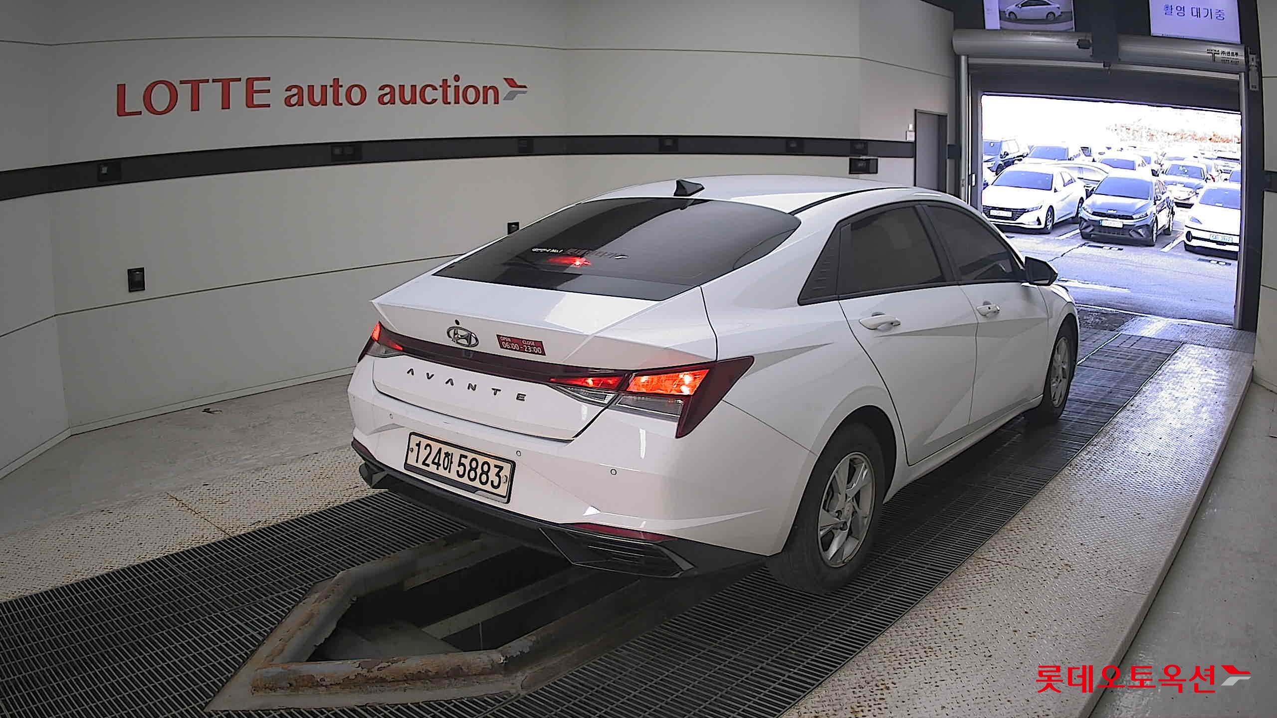 Hyundai Avante 2021 Polar White из Кореи, фото 4