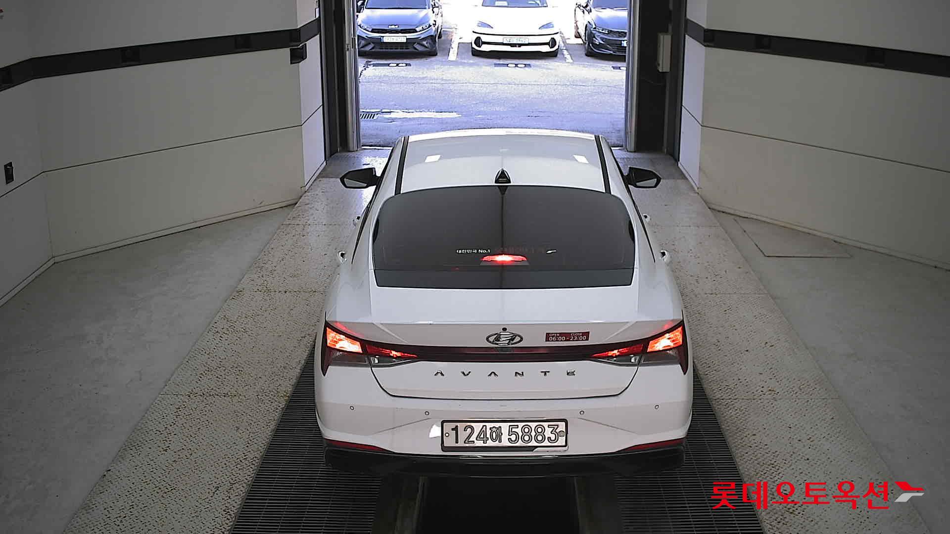 Hyundai Avante 2021 Polar White из Кореи, фото 5