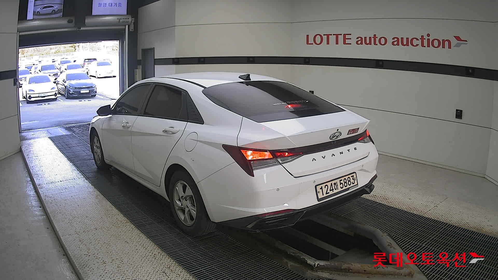 Hyundai Avante 2021 Polar White из Кореи, фото 6