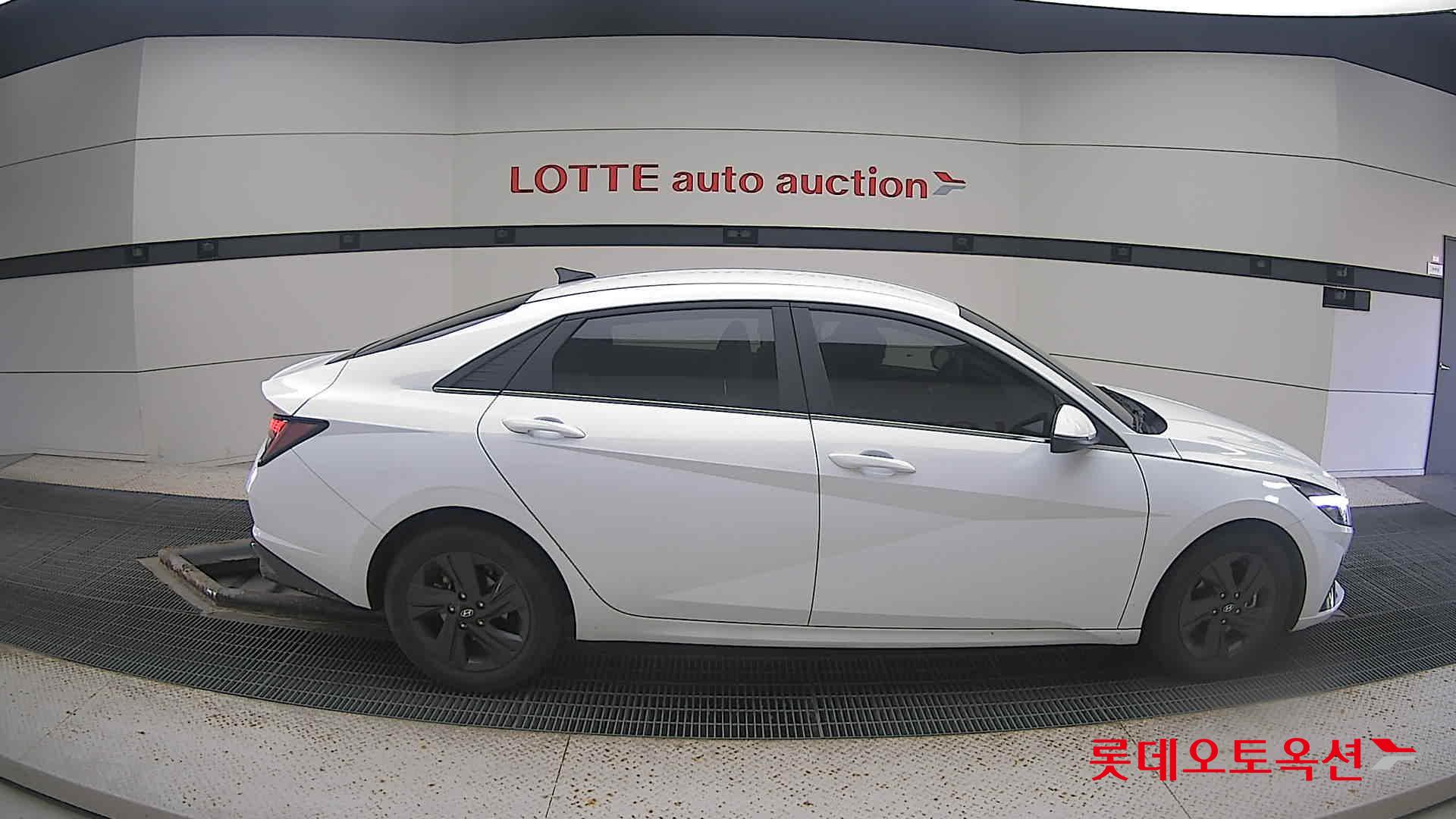 Hyundai Avante 2022 Polar White из Кореи, фото 3