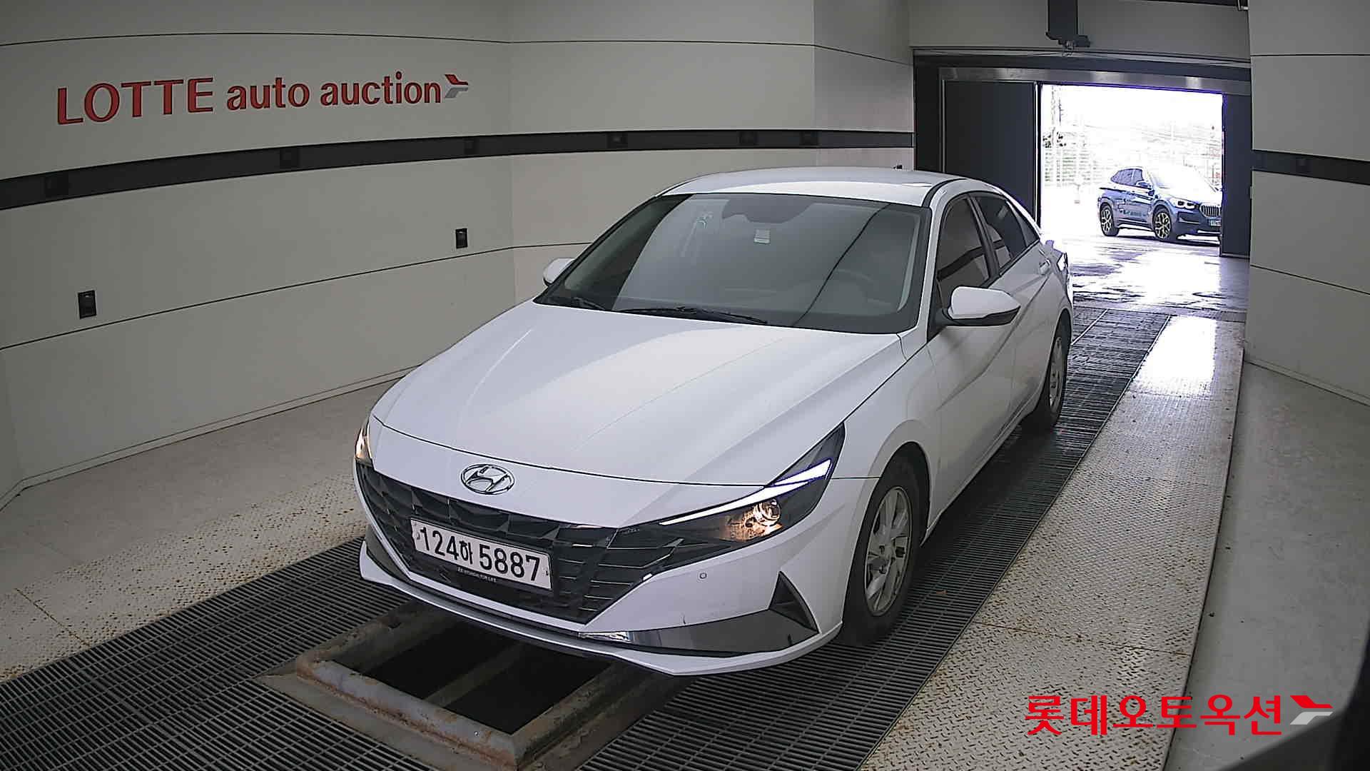 Hyundai Avante 2021 Polar White из Кореи