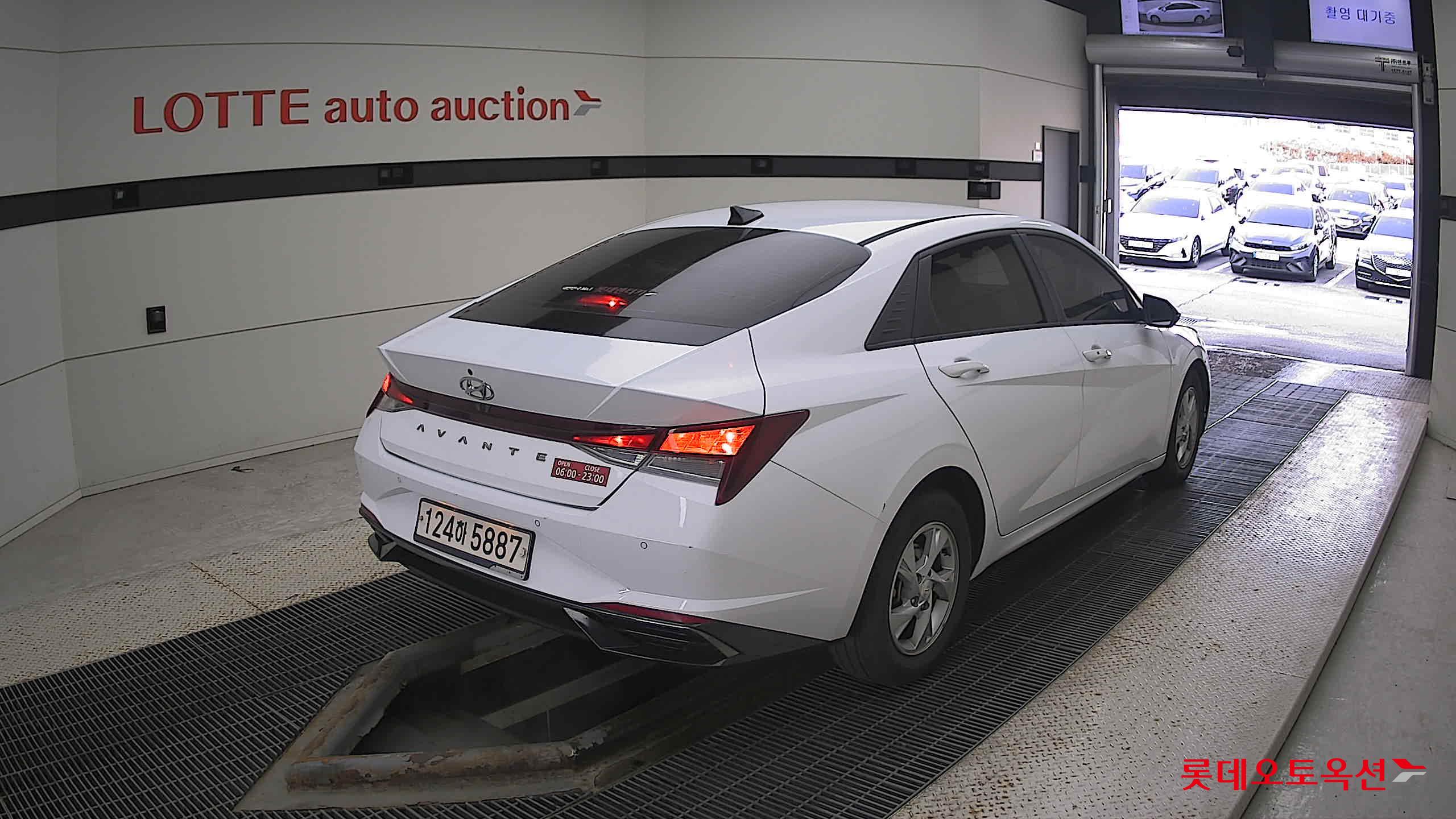 Hyundai Avante 2021 Polar White из Кореи, фото 4