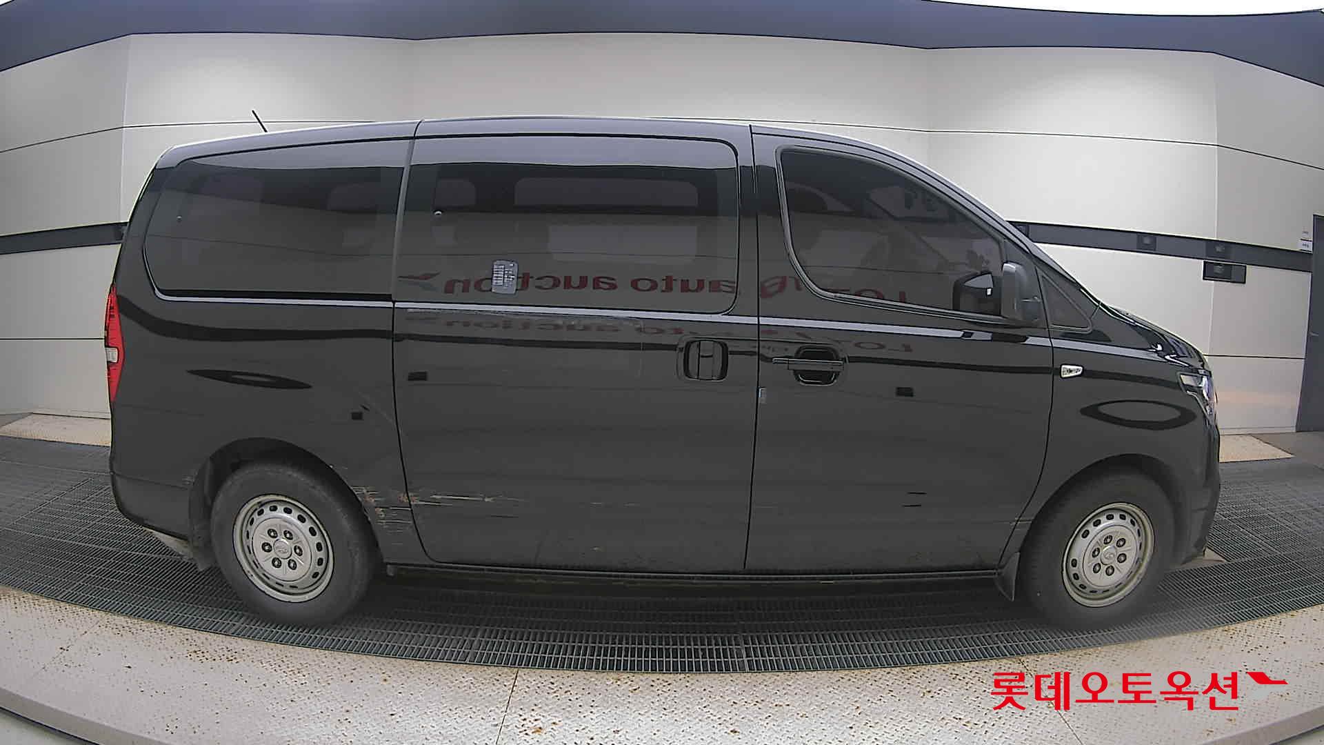 Hyundai Grand Starex 2021 Timeless Black из Кореи, фото 3