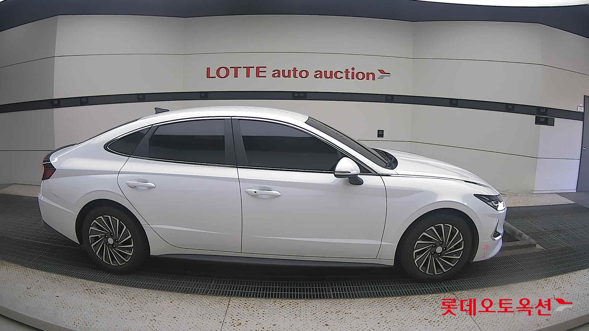 Hyundai Sonata Hybrid 2023 Serenity White Pearl (Optional addition) из Кореи, фото 3