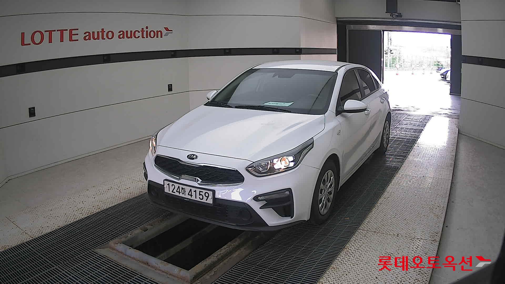 Kia K3 2021 Snow White Pearl из Кореи