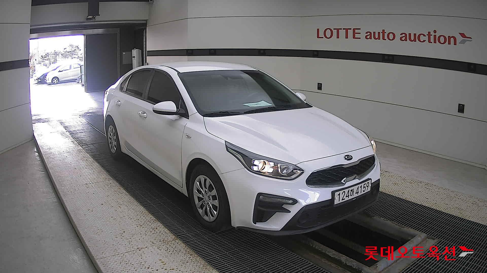 Kia K3 2021 Snow White Pearl из Кореи, фото 2