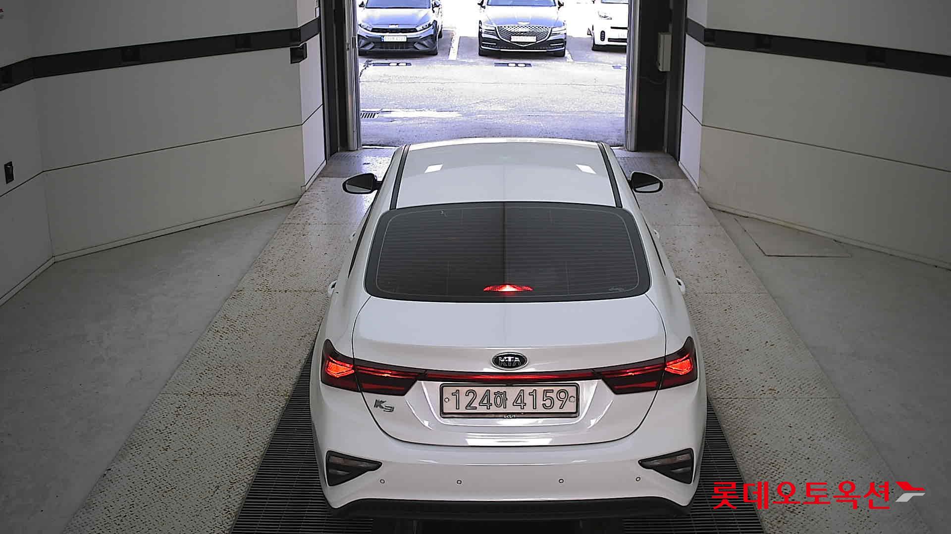 Kia K3 2021 Snow White Pearl из Кореи, фото 5