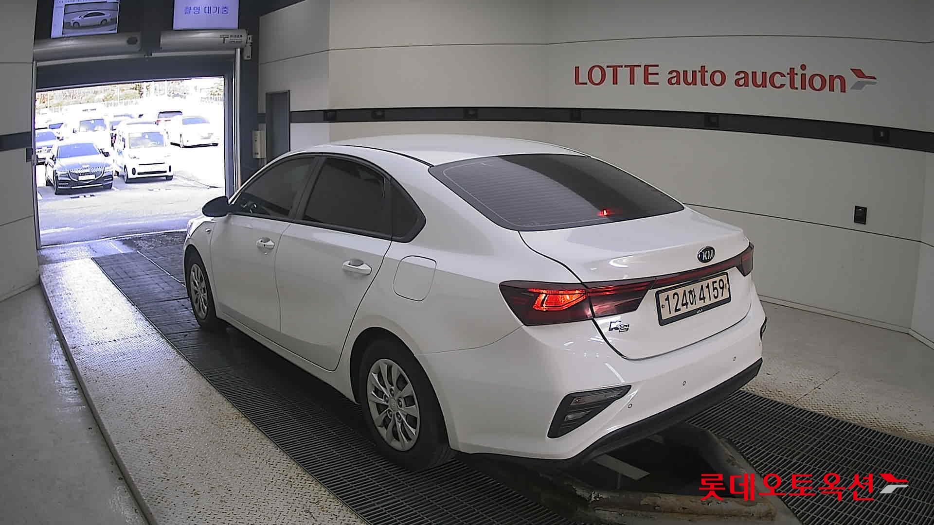 Kia K3 2021 Snow White Pearl из Кореи, фото 6