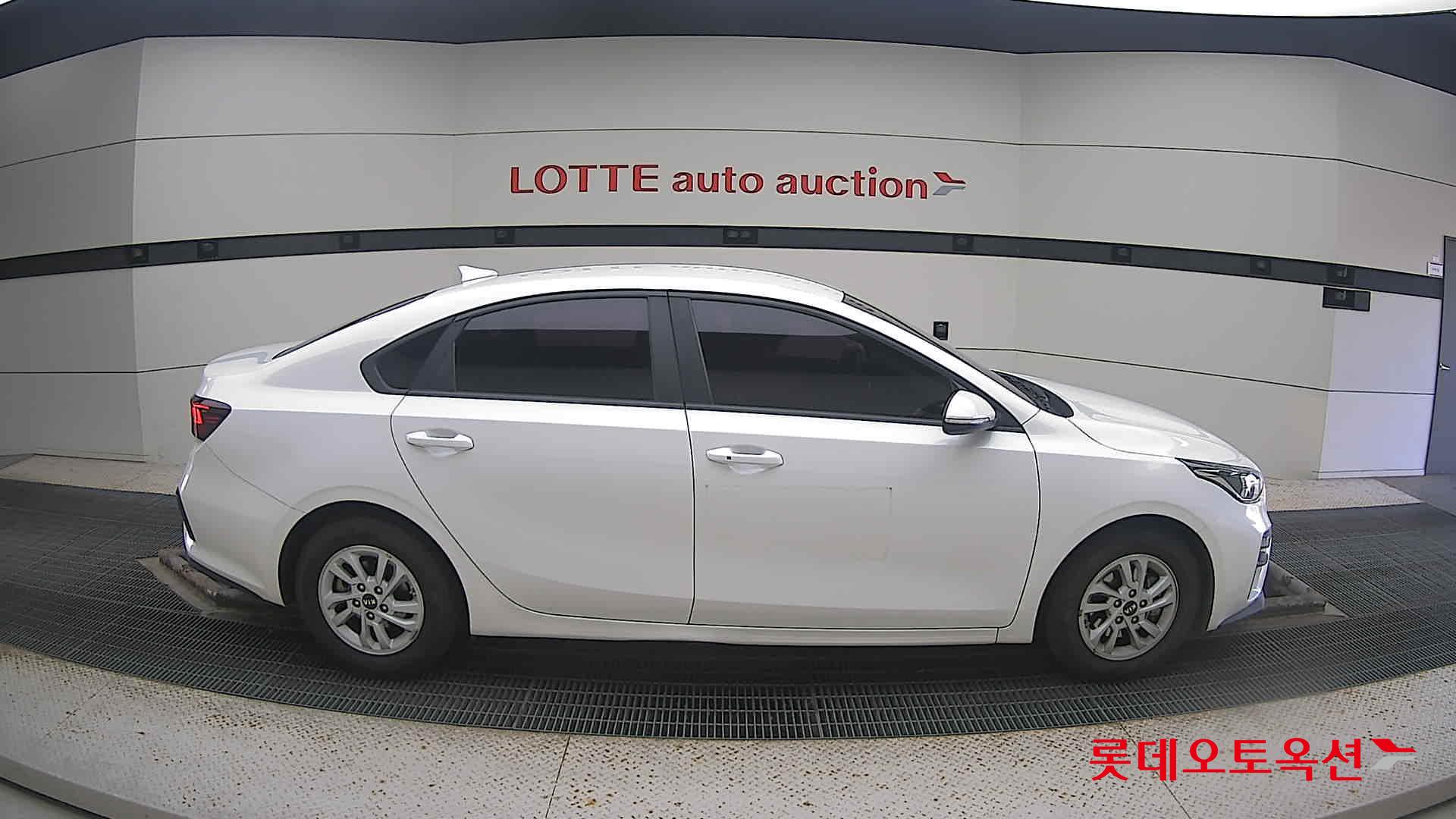 Kia K3 2020 Snow White Pearl из Кореи, фото 3