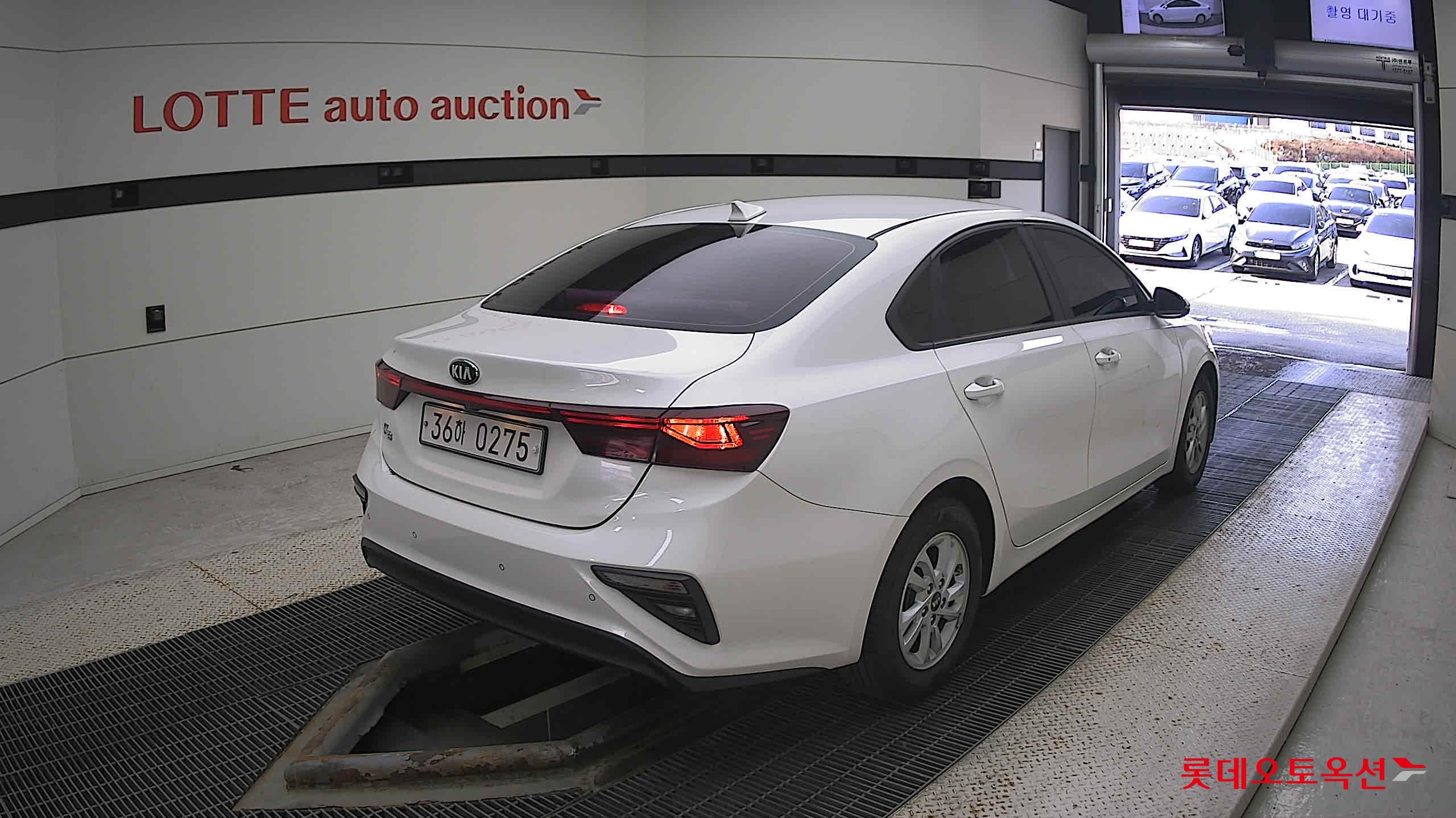 Kia K3 2020 Snow White Pearl из Кореи, фото 4