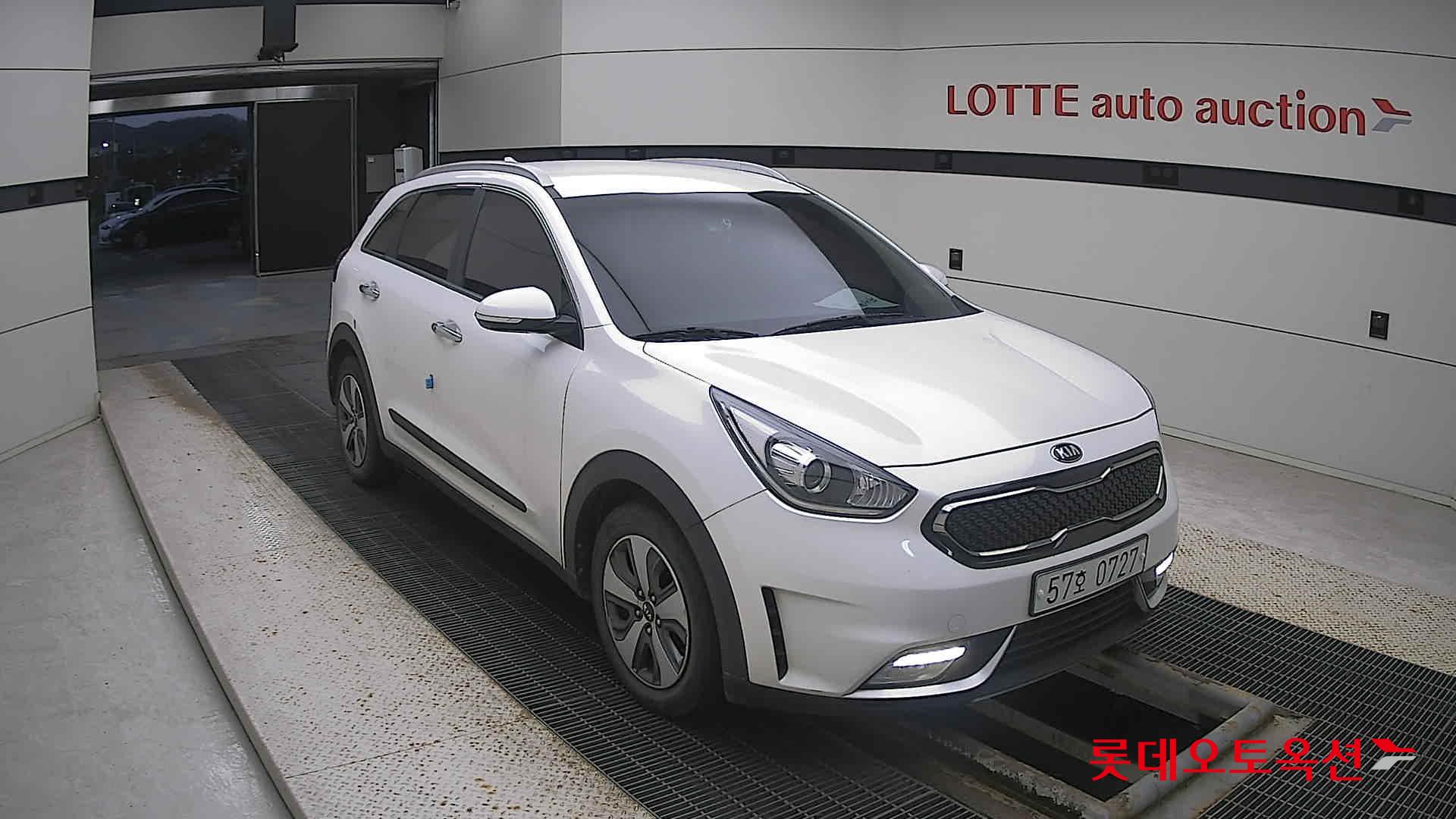 Kia Niro Hybrid 2019 Snow White Pearl (optional) из Кореи, фото 2