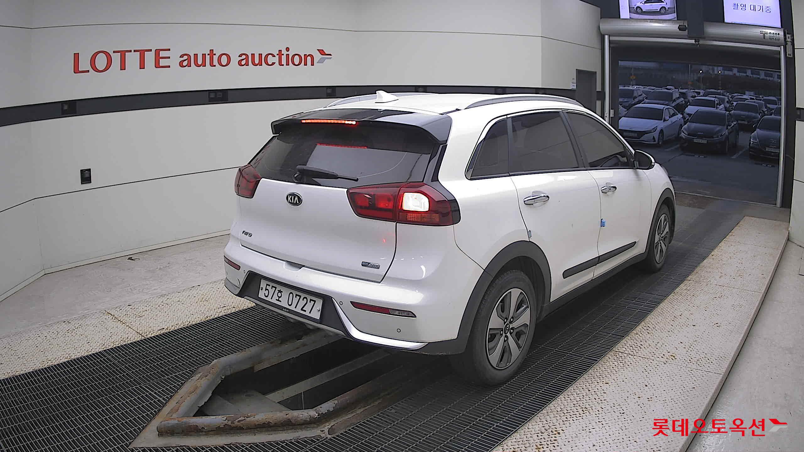 Kia Niro Hybrid 2019 Snow White Pearl (optional) из Кореи, фото 4