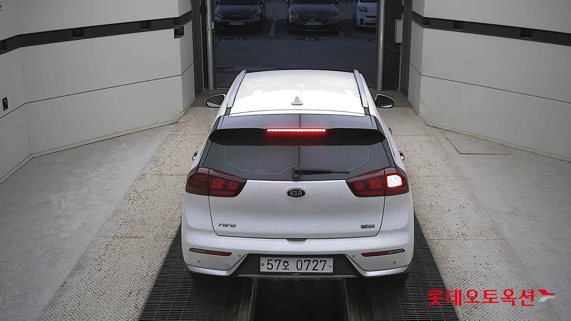 Kia Niro Hybrid 2019 Snow White Pearl (optional) из Кореи, фото 5