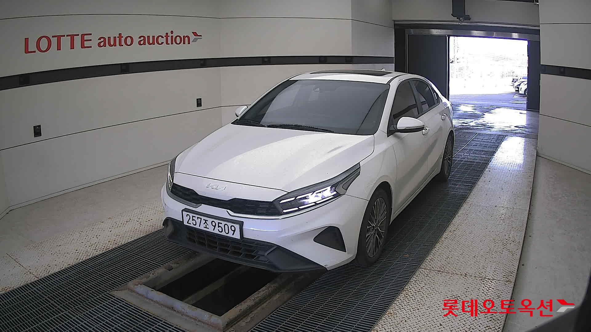 Kia K3 2022 Белый из Кореи