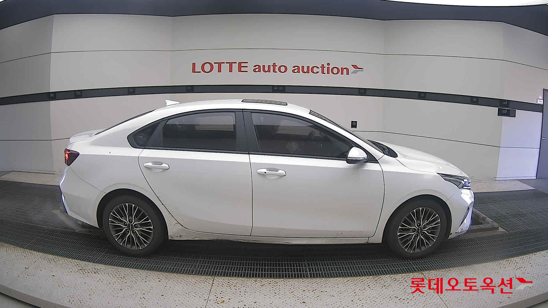 Kia K3 2022 Белый из Кореи, фото 3