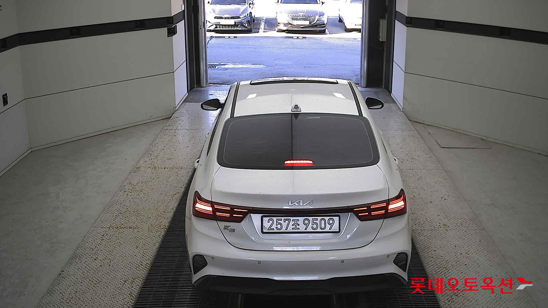 Kia K3 2022 Белый из Кореи, фото 5