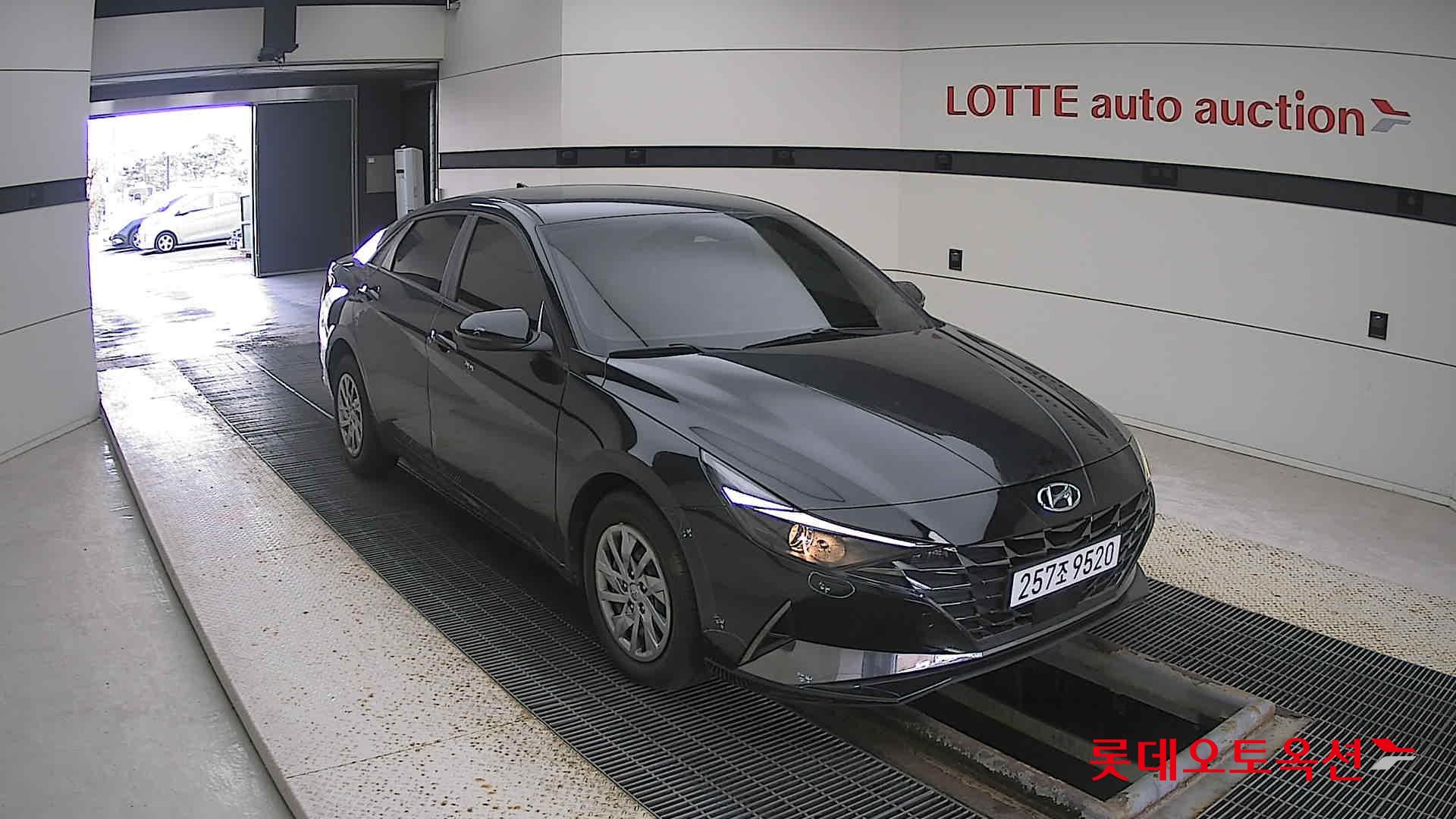 Hyundai Avante 2021 Черный из Кореи, фото 2