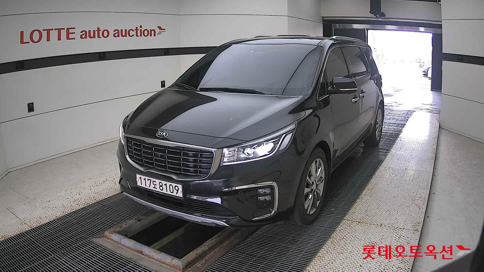 Kia Carnival 2019 Черный из Кореи